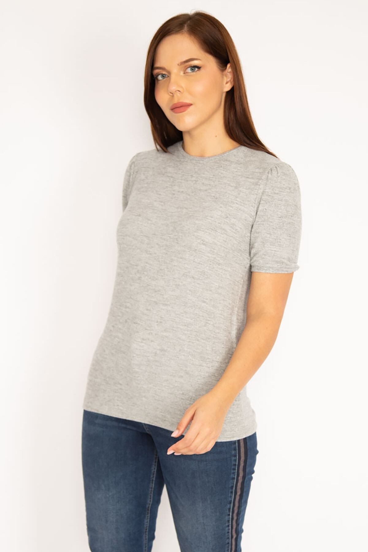 Levně Şans Women's Plus Size Gray Soft Fabric Short Sleeve Blouse