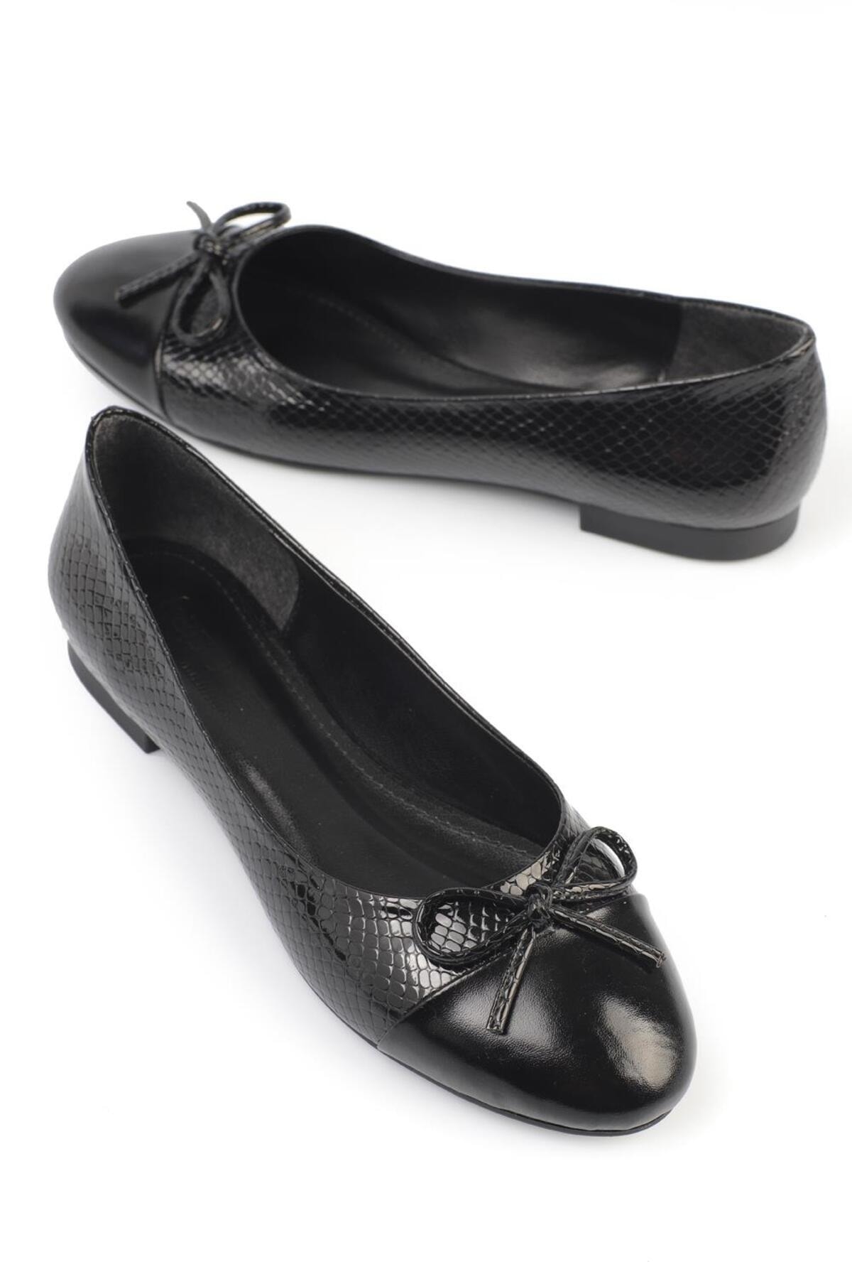 Capone Outfitters Round Toe Two-Piece Women's Ballerinas