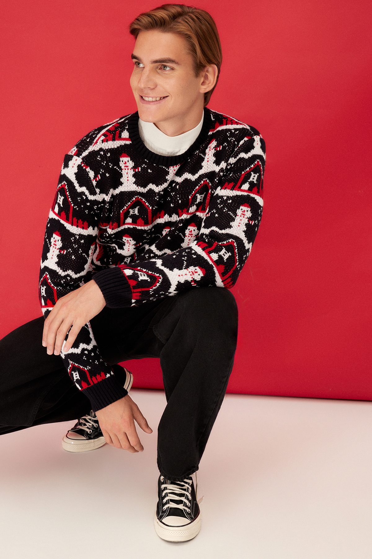 Trendyol Multicolored Men's Regular Fit Crewneck Christmas Knitwear Sweater.