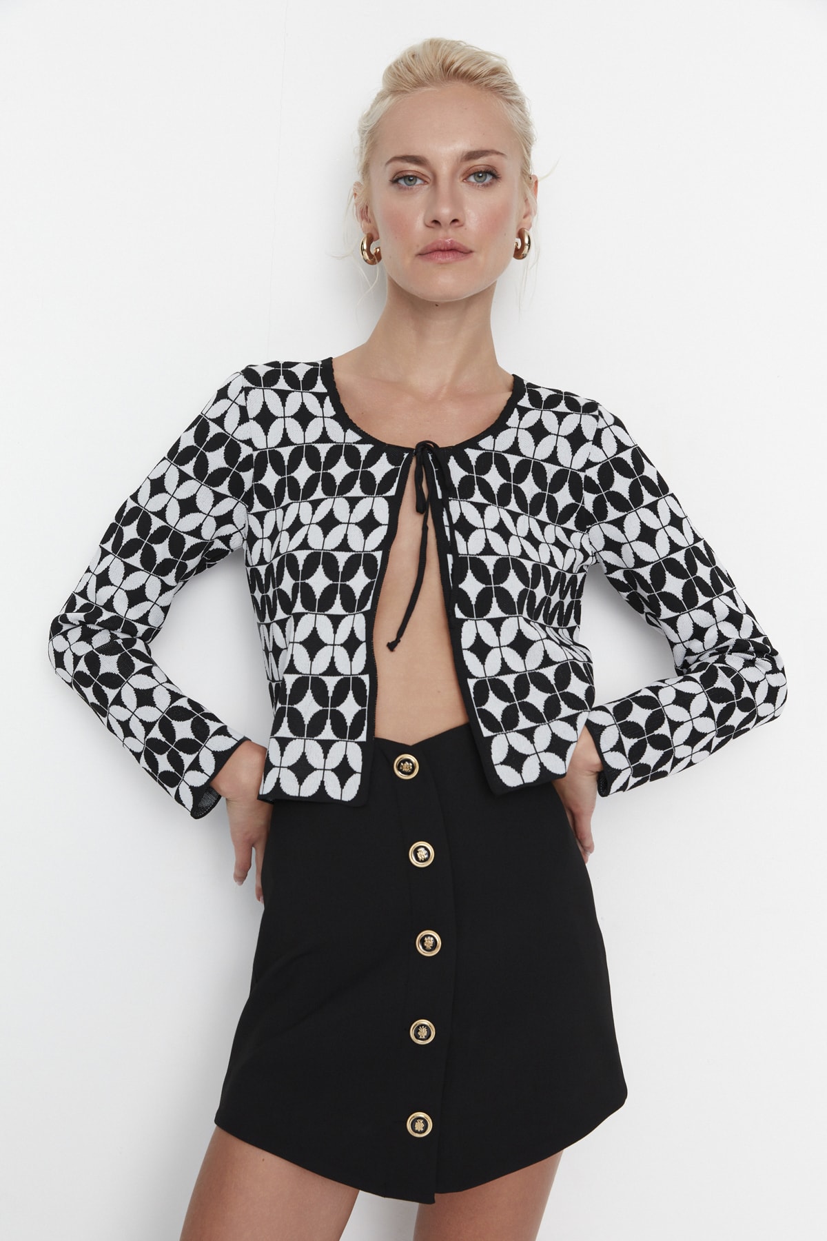 Trendyol Black Crop Tie Detailed Knitwear Sweater