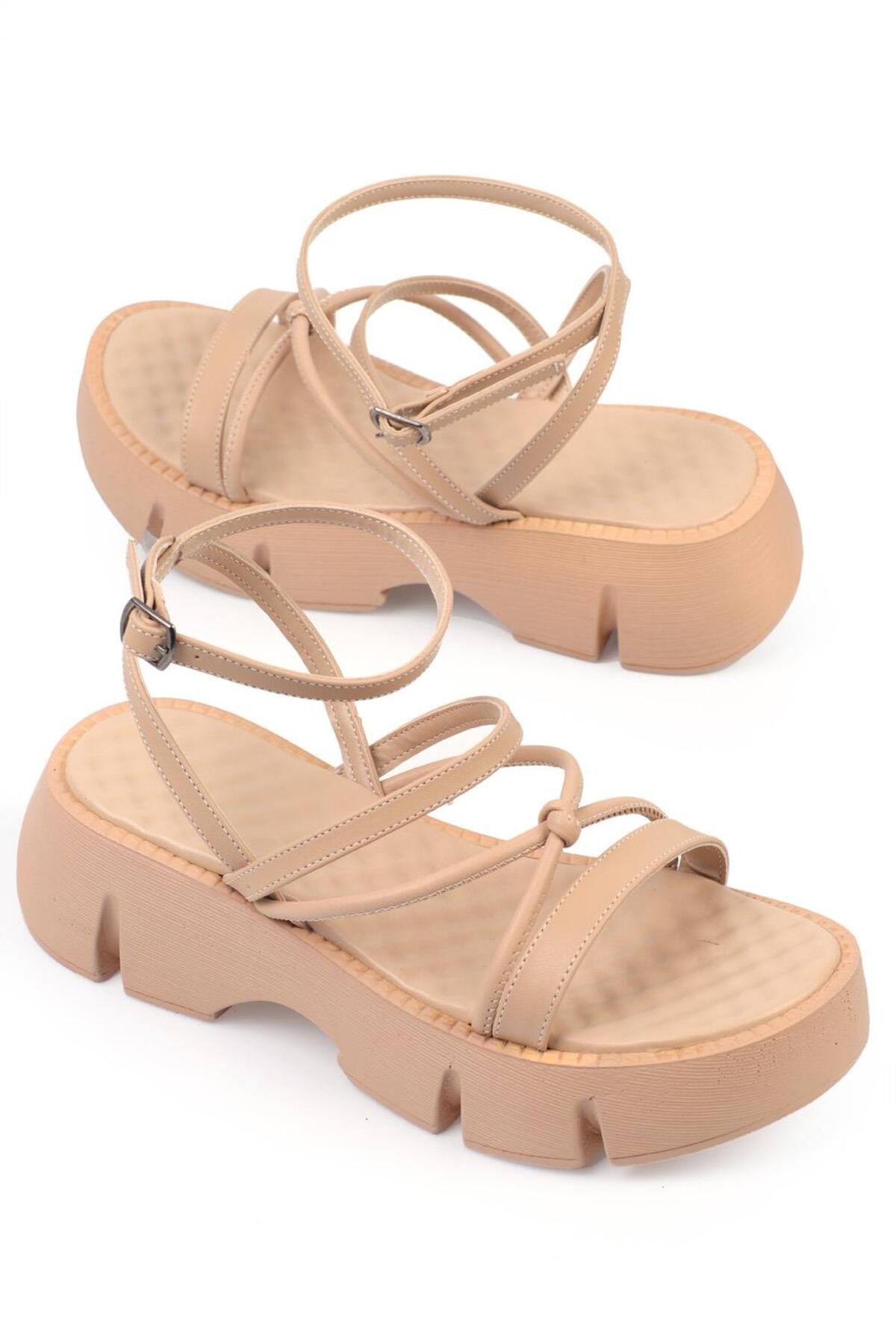 Levně Capone Outfitters Capone Women's Thick soled Beige Sandals with Ankle Strap Comfort Sole