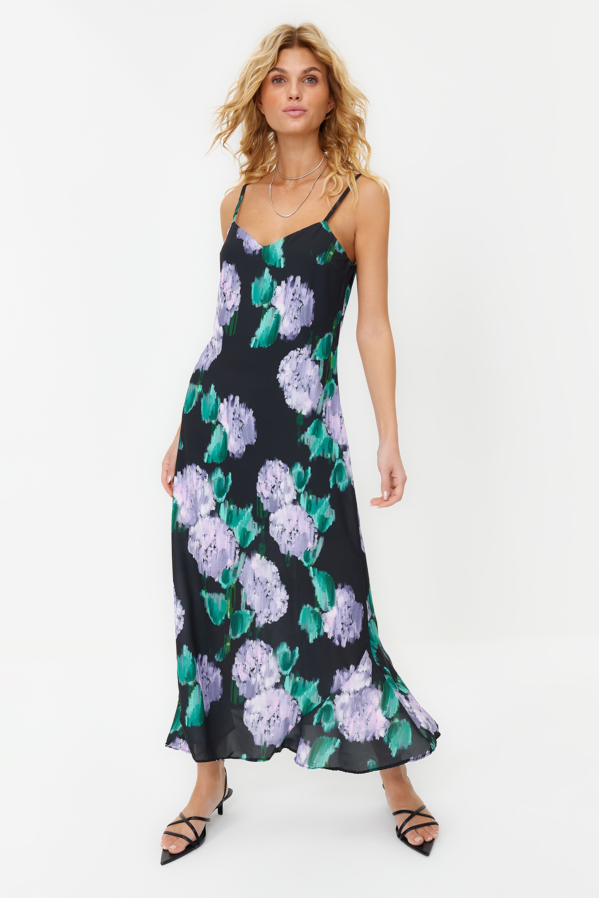 Levně Trendyol Black Floral Strappy Shift/Straight Cut Satin Maxi Lined Woven Dress
