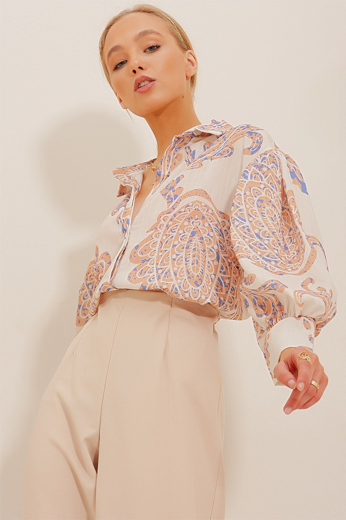 Trend Alaçatı Stili Women's Cream-Brown Princess Ethnic Patterned Flared Linen Woven Shirt
