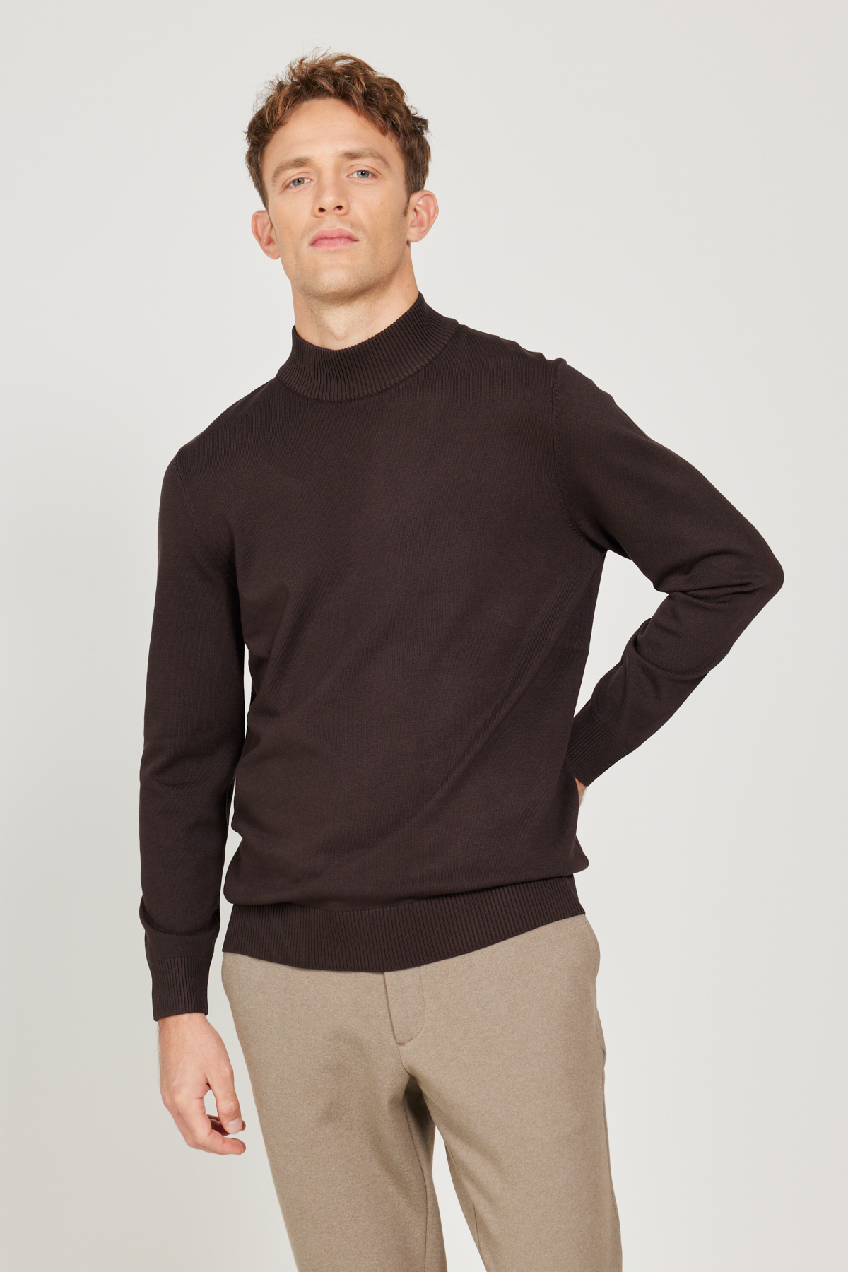 Levně ALTINYILDIZ CLASSICS Men's Brown Standard Fit Normal Cut Half Turtleneck Knitwear Sweater.