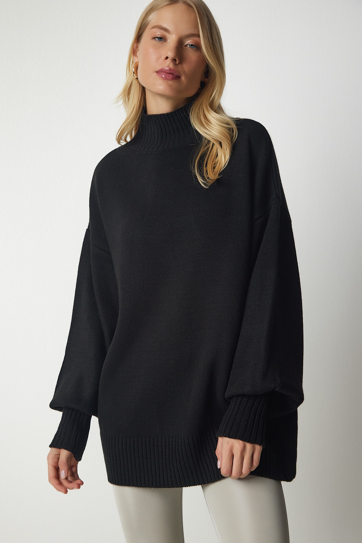 Levně Happiness İstanbul Women's Black High Neck Oversize Basic Knitwear Sweater