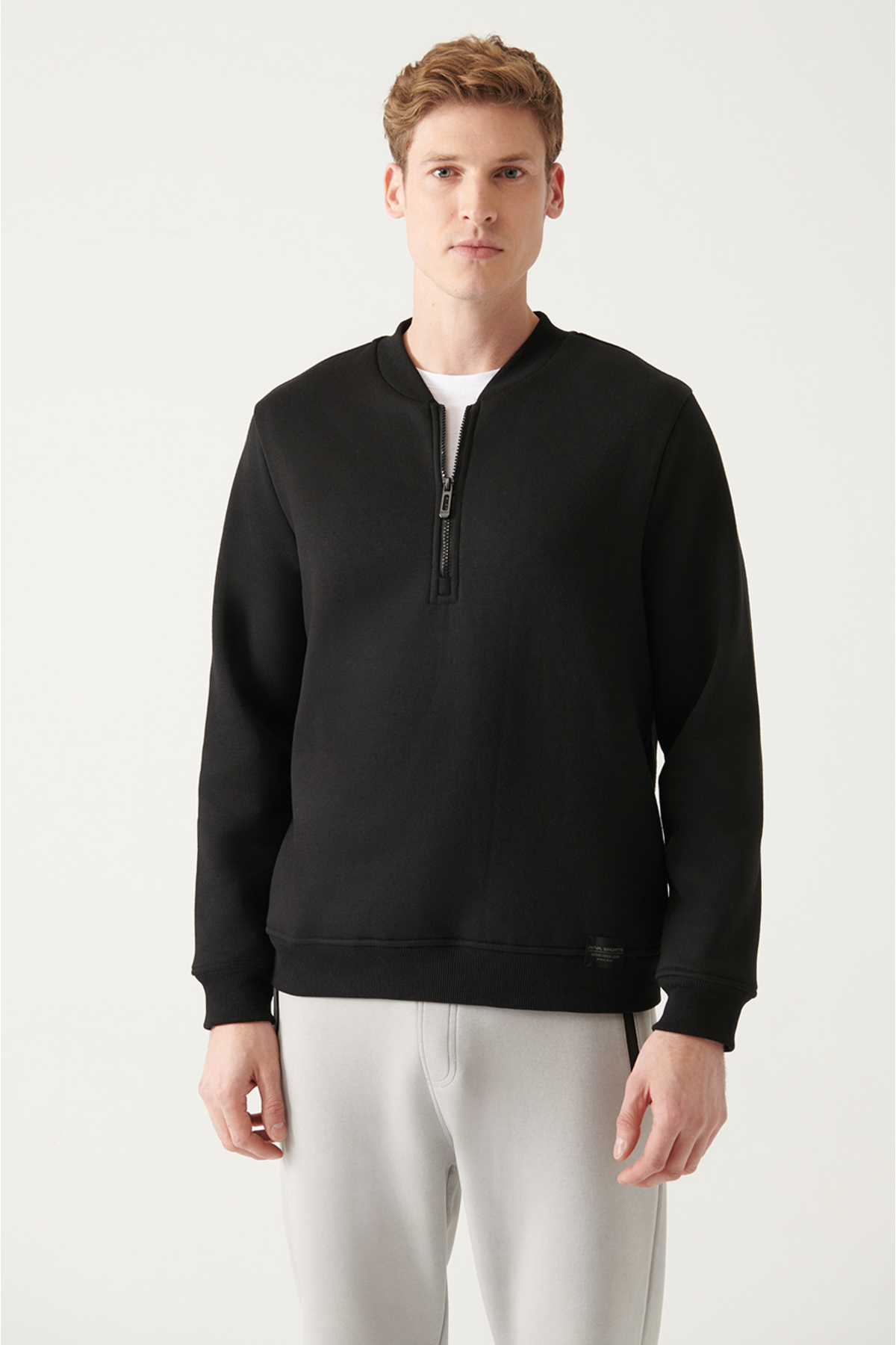 Levně Avva Men's Black Half Zipper Cotton Standard Fit Regular Cut Sweatshirt