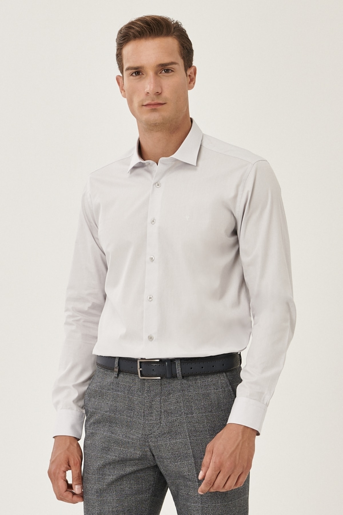 AC&Co / Altınyıldız Classics Men's Gray Easy-to-Iron Slim Fit Slim Fit Classic Collar Cotton Shirt.