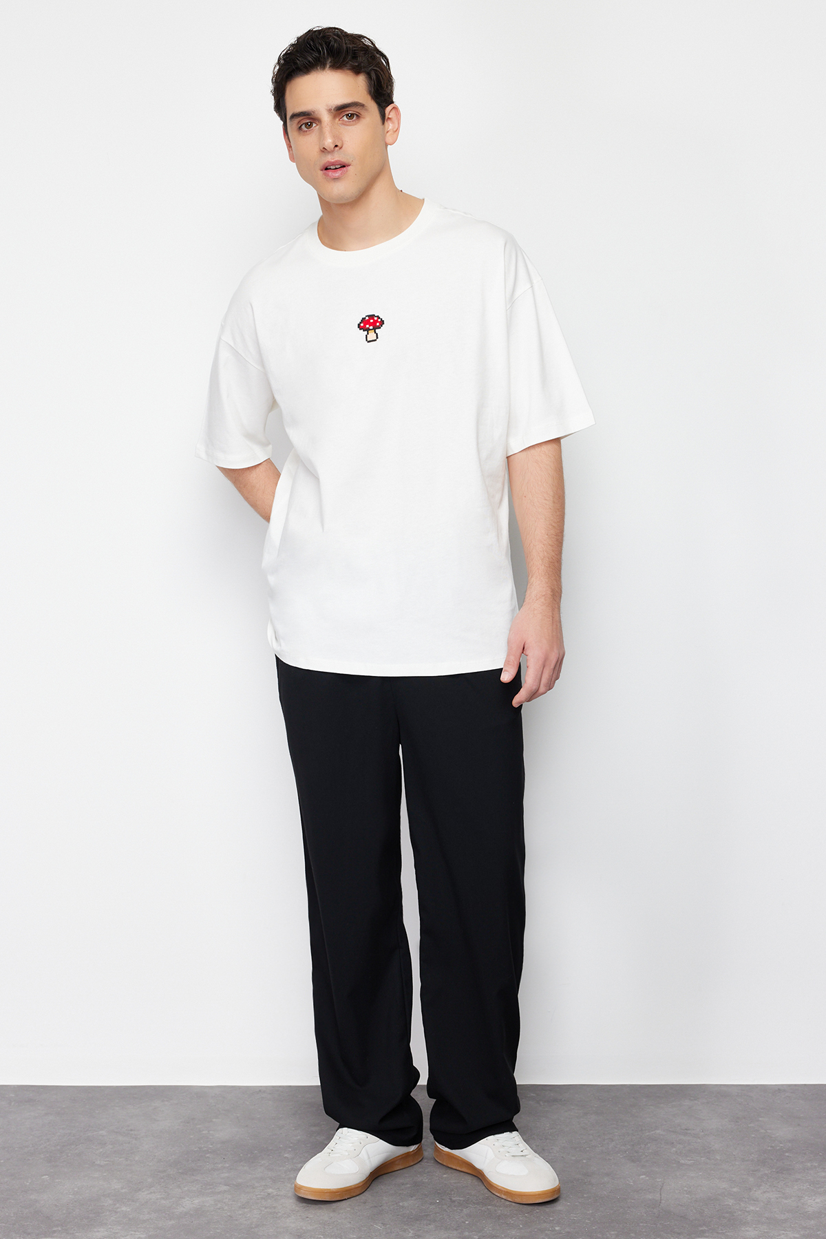 Trendyol Ecru Men's Oversize Mushroom Embroidery 100% Cotton T-Shirt