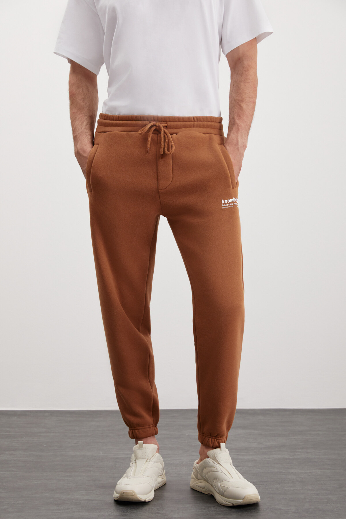 Levně GRIMELANGE Bernon Men's Soft Fabric, Elasticized Three-Pocket Light Brown Sweatpant