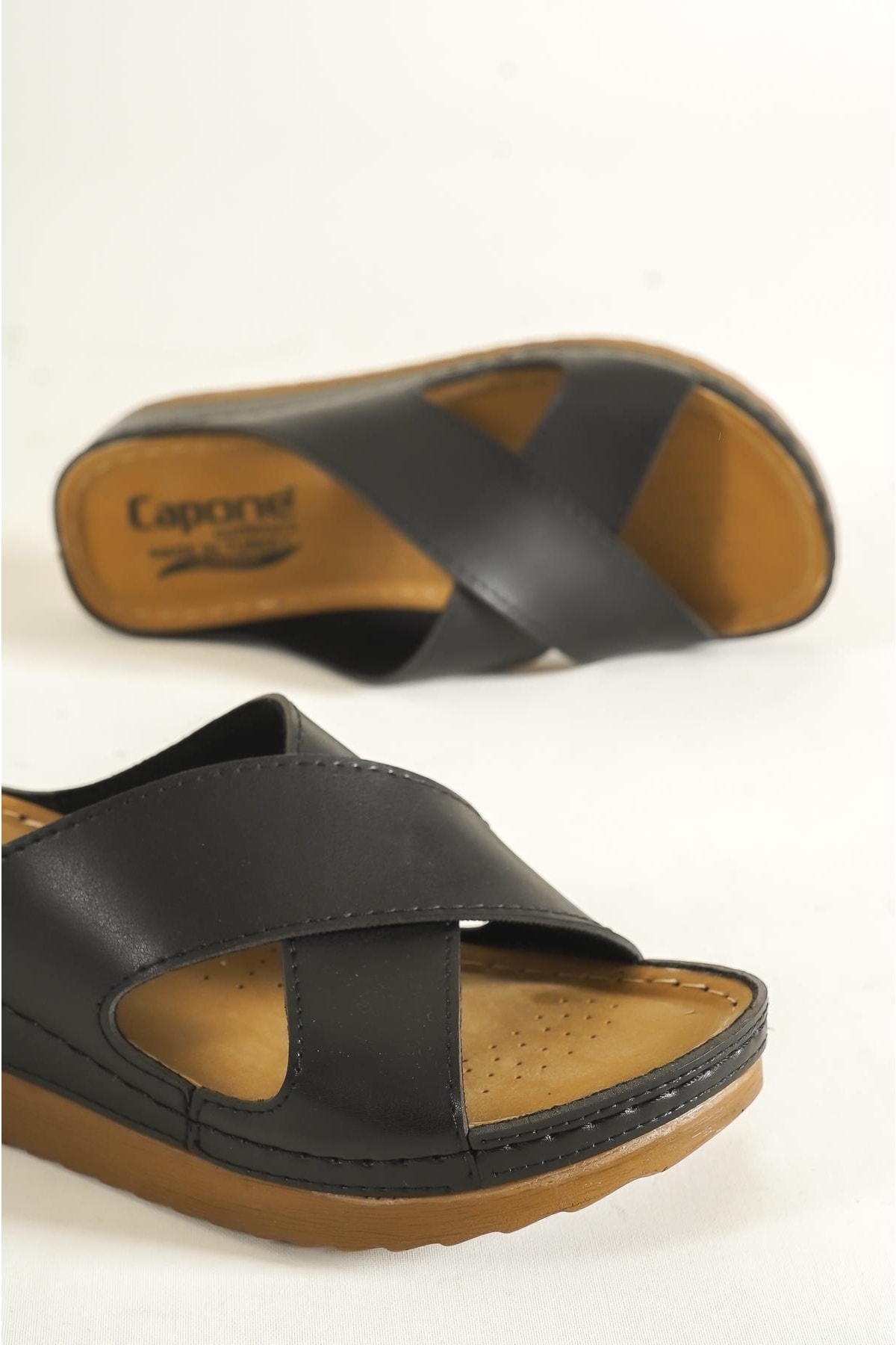 Levně Capone Outfitters Mules - Black - Flat