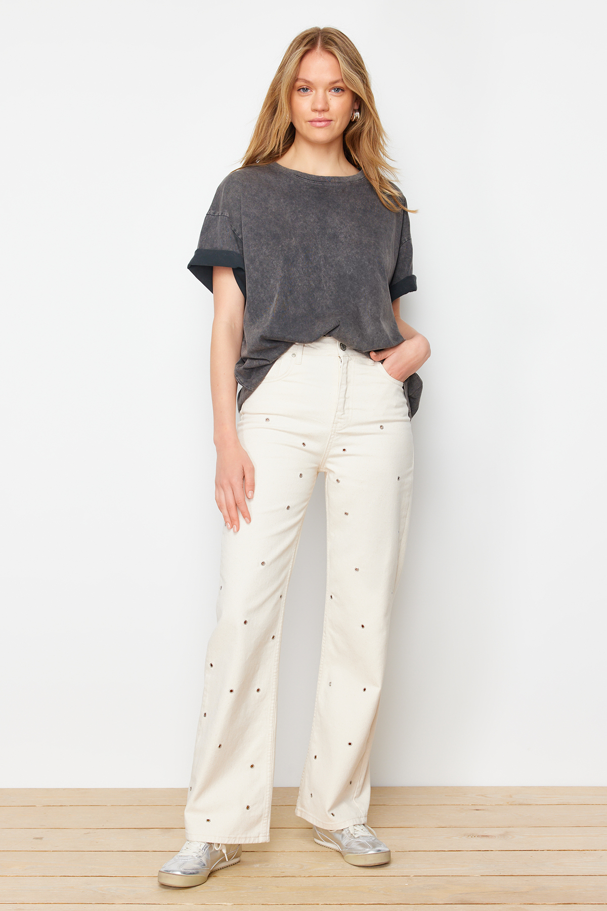 Trendyol White Bird Eye Detailed High Waist Mom Jeans