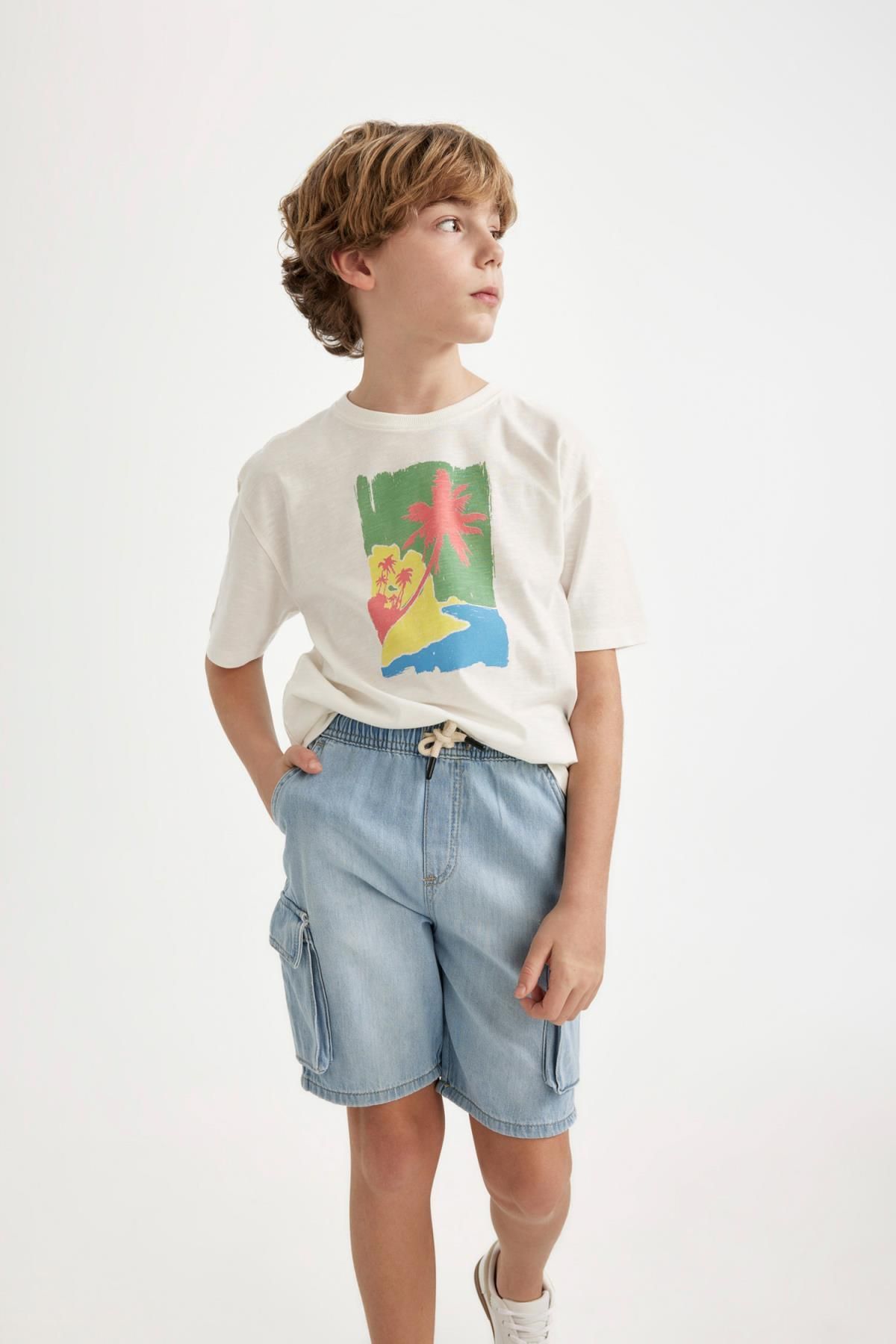 DEFACTO Boys Oversize Fit Crew Neck Printed Short Sleeve T-Shirt