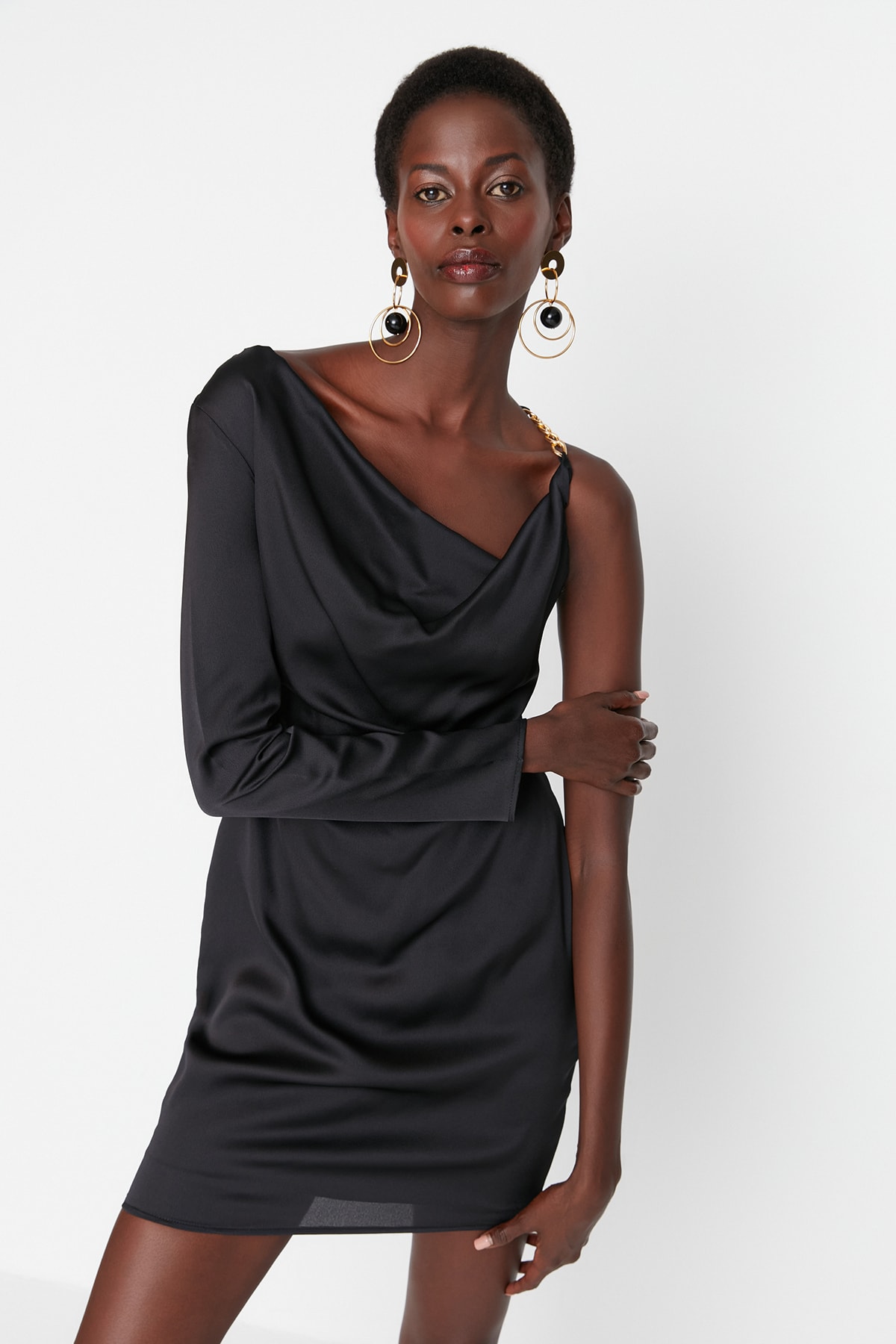 Rochie de seara detaliata trendyol off the shoulder din satin negru