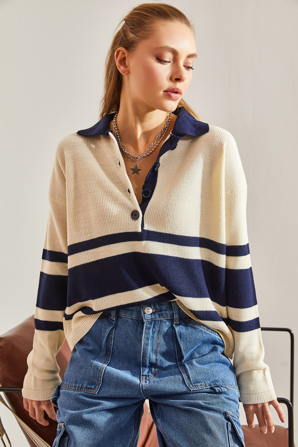 Levně Bianco Lucci Women's Polo Neck Buttoned Knitwear Sweater