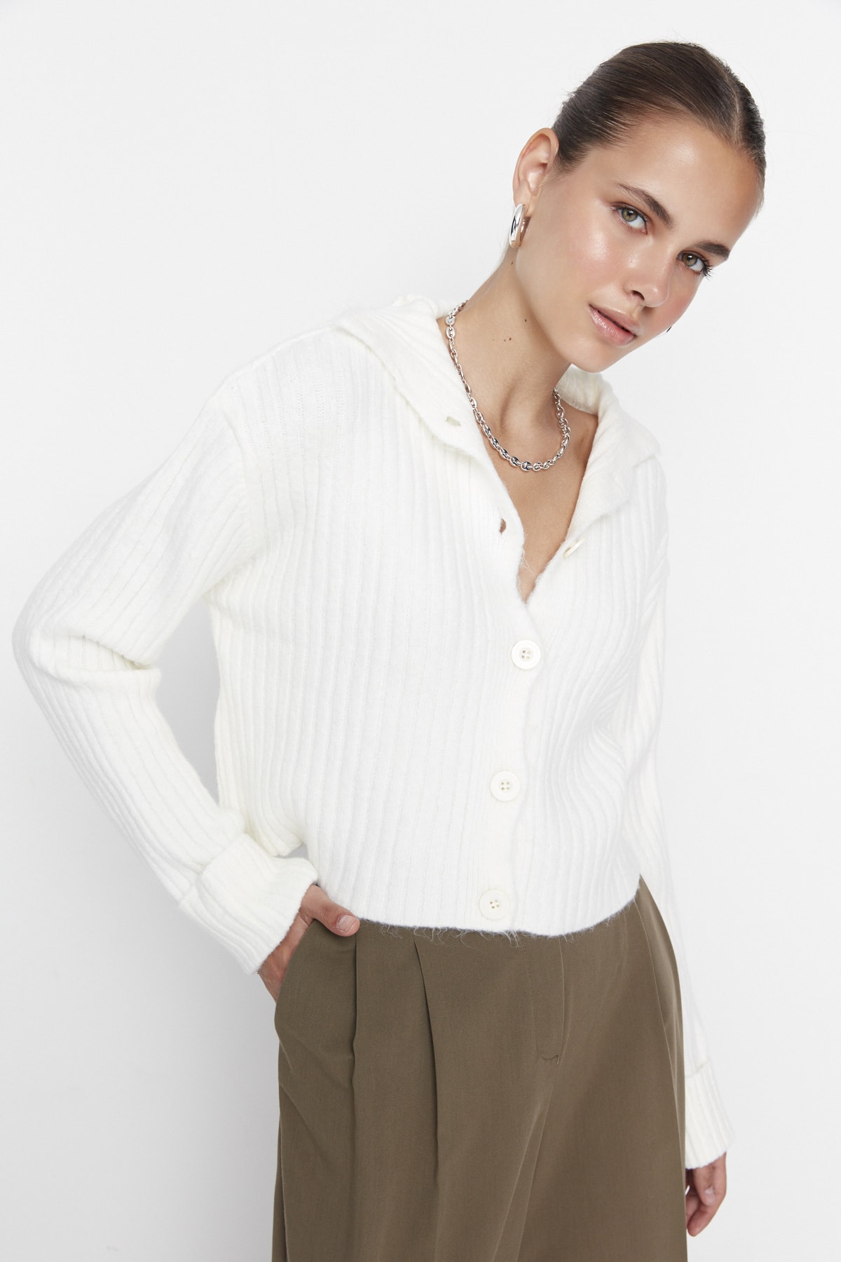 Trendyol Ecru Crop Soft Textured Stand-Up Collar Knitwear Cardigan