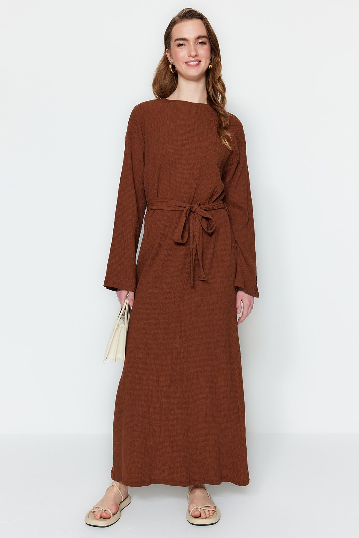 Levně Trendyol Brown Belted Woven Dress