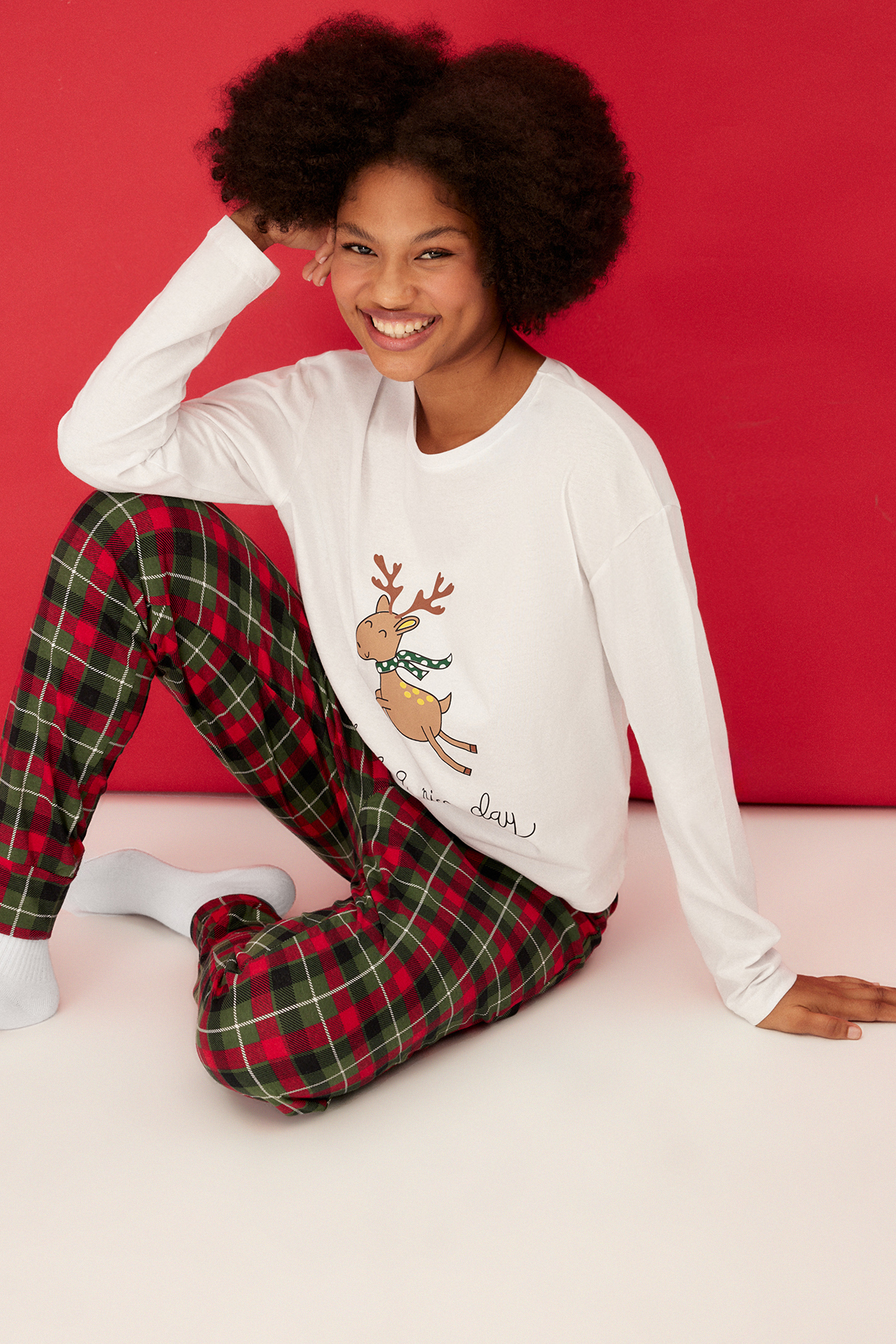 Levně Trendyol Multicolored 100% Cotton Christmas Theme T-shirt-Jogger Knitted Pajamas Set