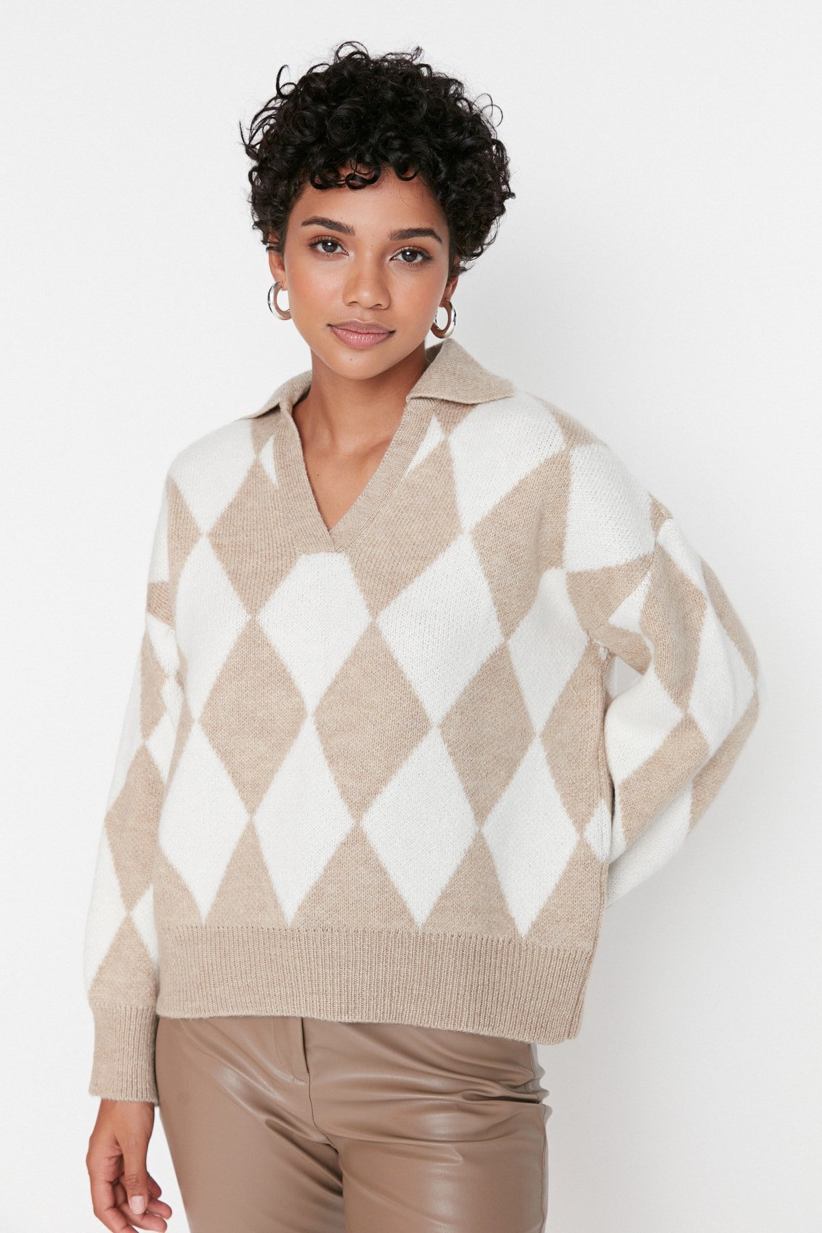Levně Trendyol Beige Oversize měkký texturovaný vzorovaný pletený svetr