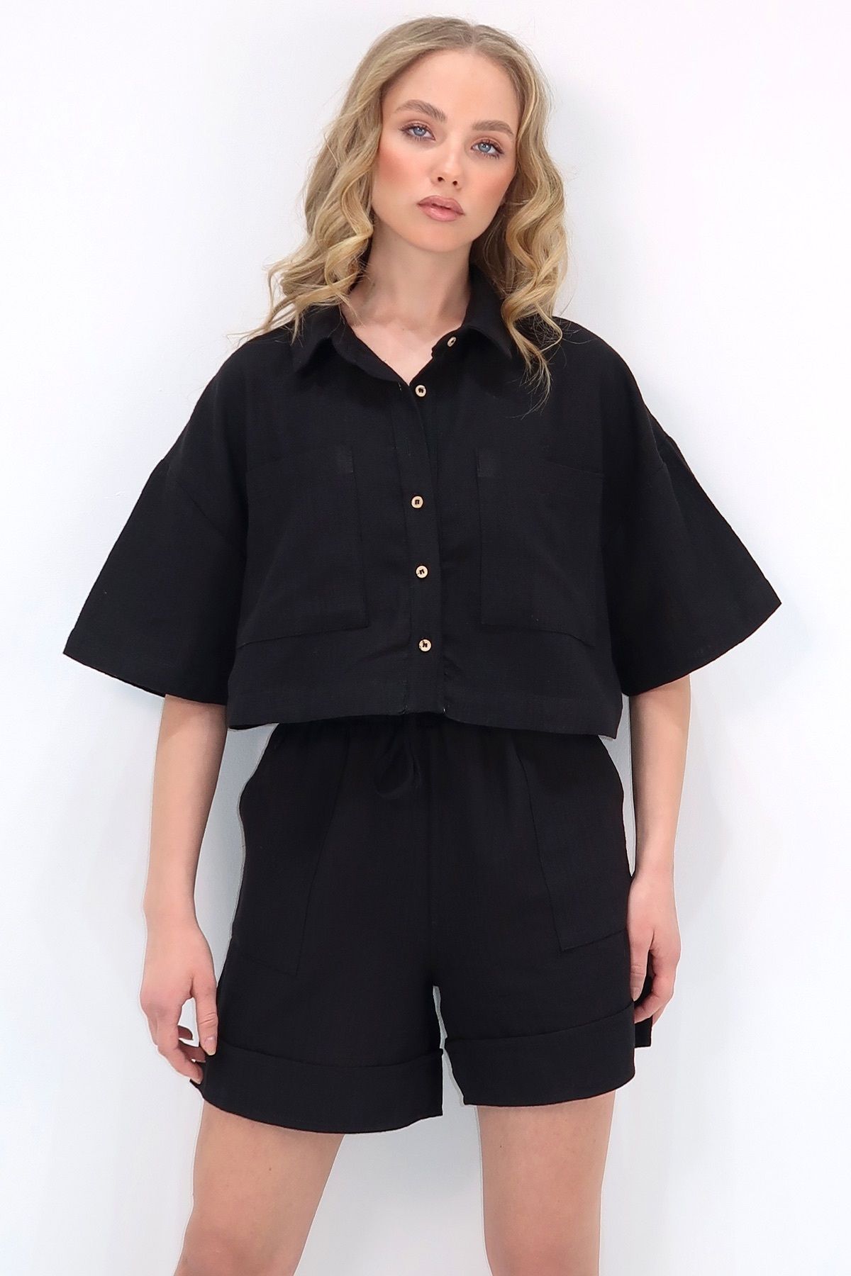 Trend Alaçatı Stili Woman's Black Double Pocket Shirt and Shorts Linen Set