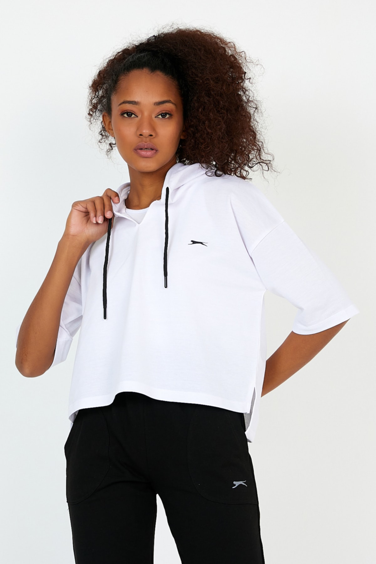 Slazenger Goliat I Women's Sweatshirt. White Hoodie. White T-Shirt.