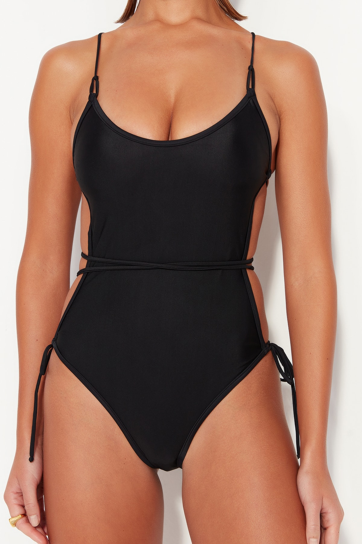 Trendyol Black Round Neck Connected Regular Leg Swimsuit