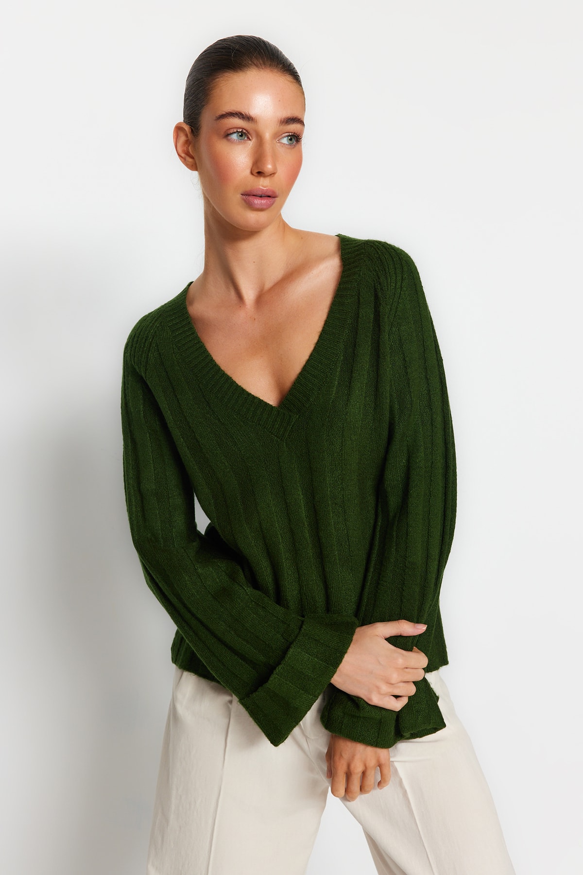 Trendyol Emerald Green Soft Textured V-Neck Knitwear Sweater