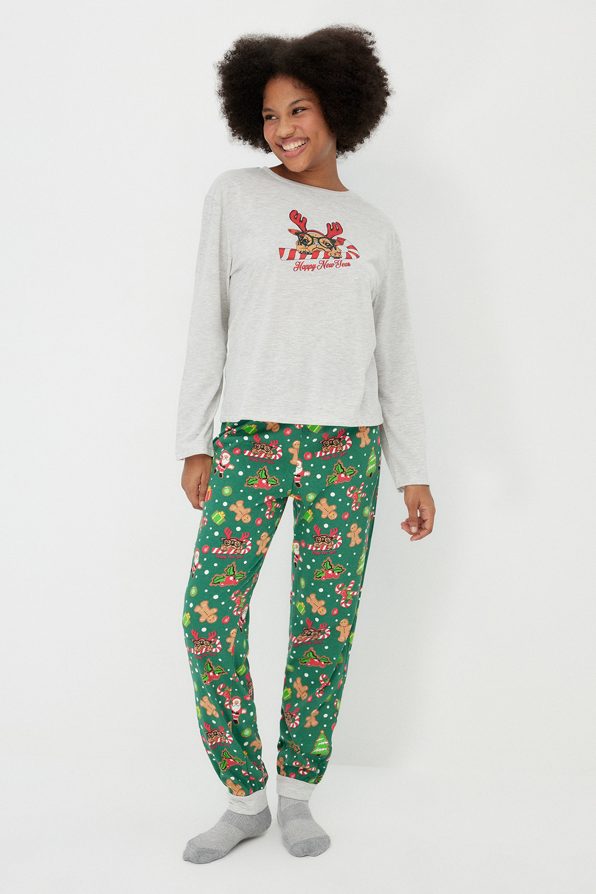 Levně Trendyol Gray Melange 100% Cotton Christmas Theme T-shirt-Pants and Knitted Pajamas Set