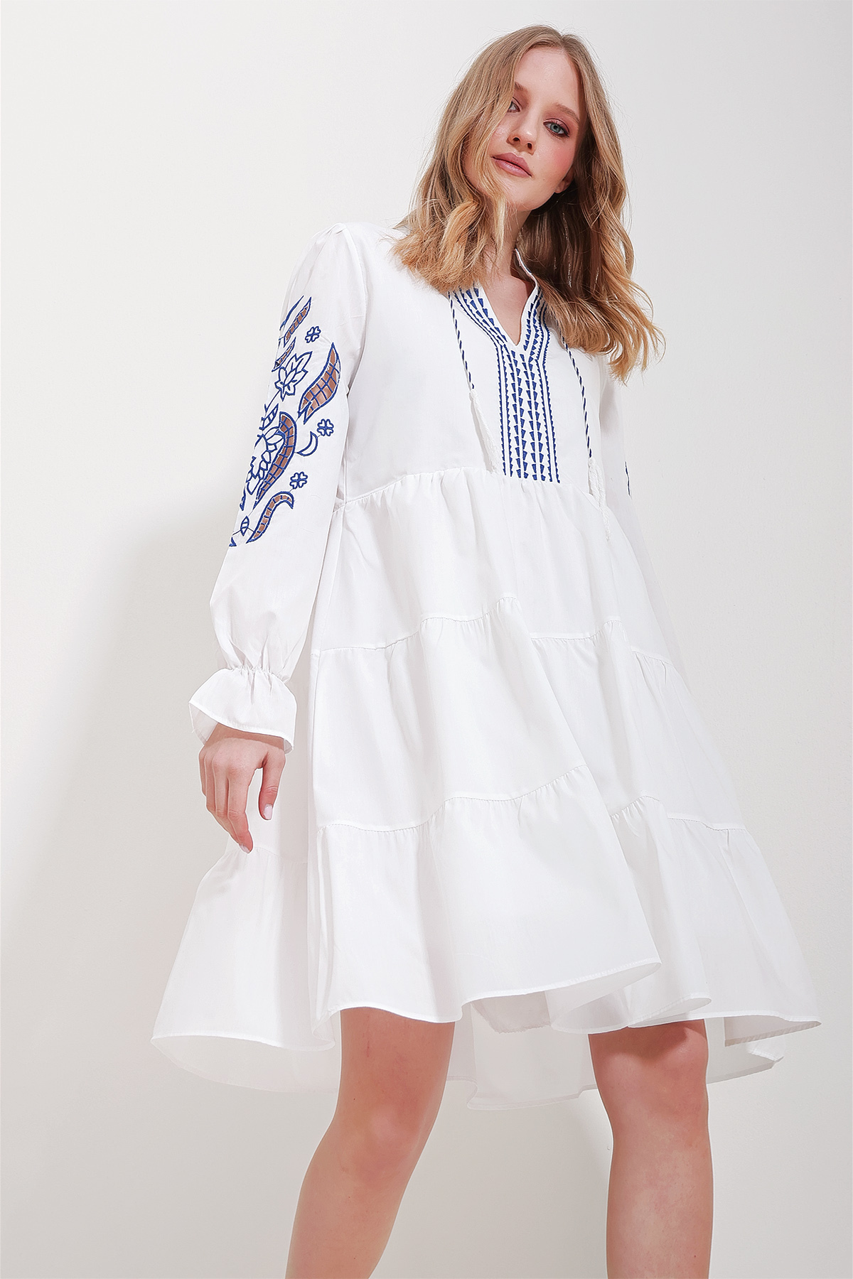 Trend Alaçatı Stili Women's White Judge Collar Lined Embroidery Embroidered Dress