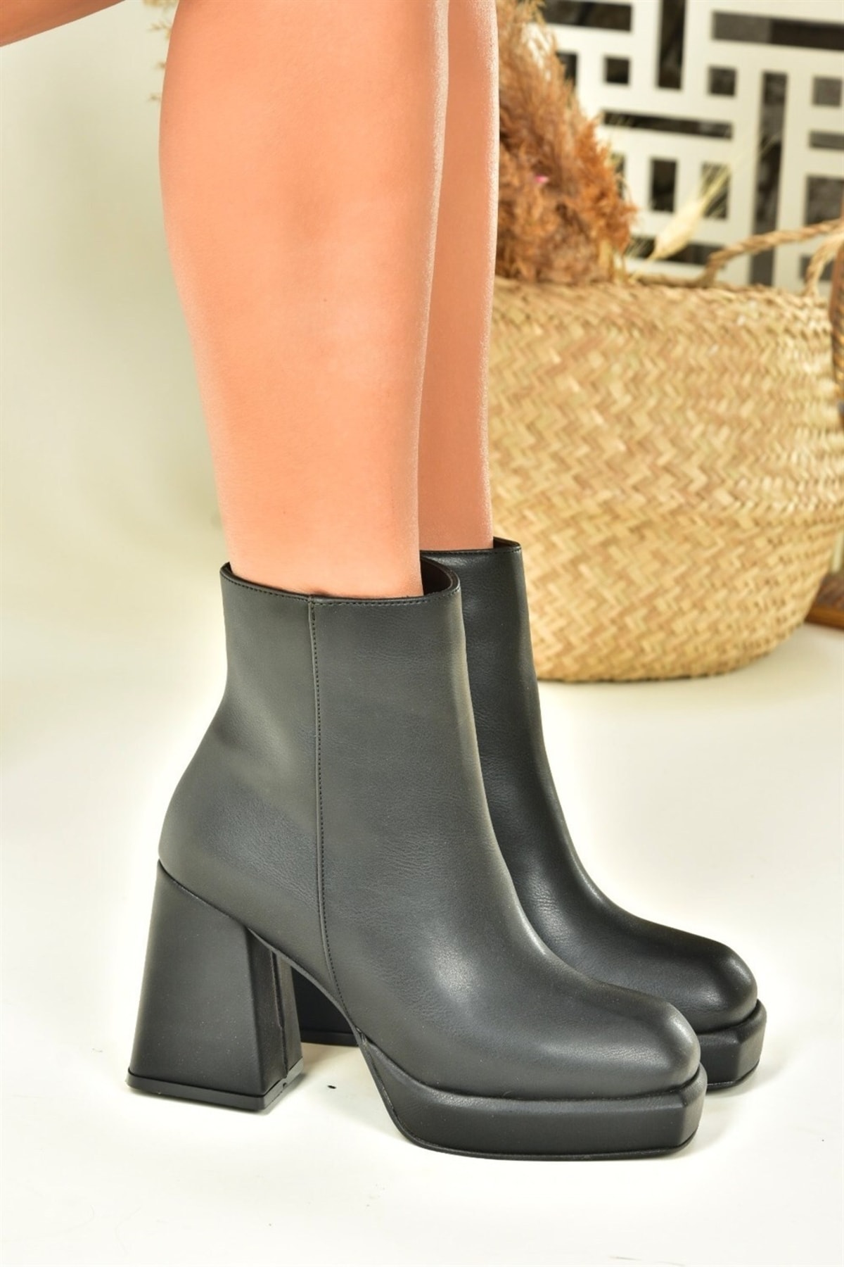 Fox Shoes Black Platform Sole Women's Boots