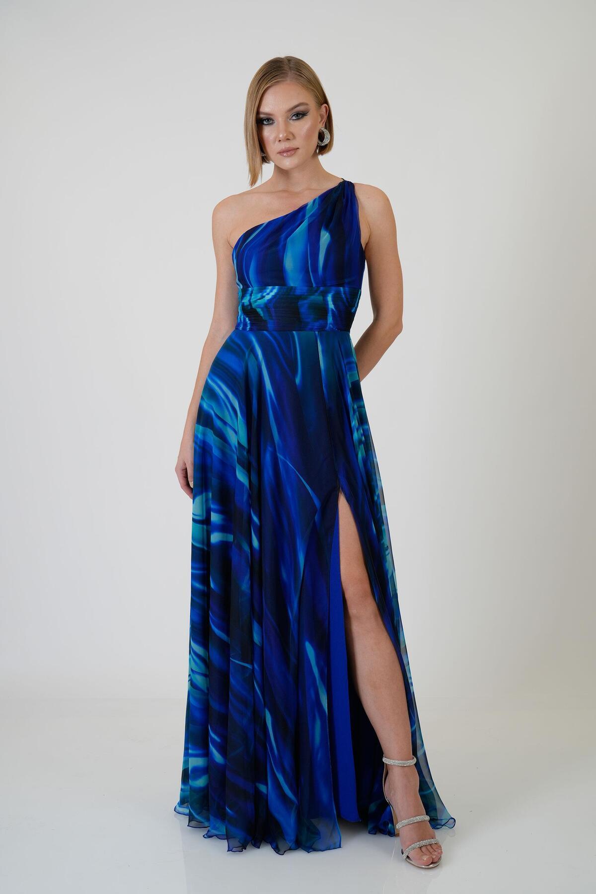 Levně Carmen Saxe Blue Single Sleeve Slit Printed Evening Dress