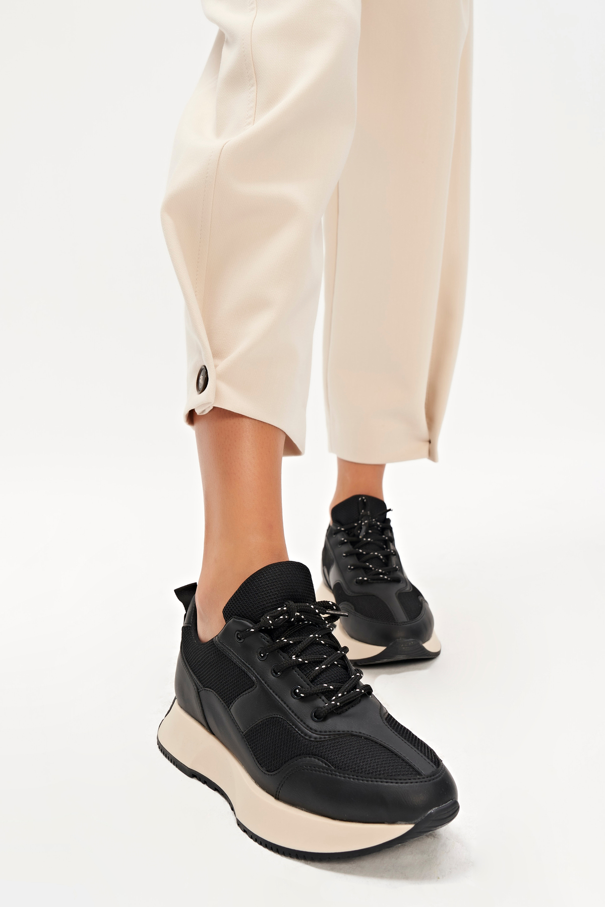 Levně Yaya by Hotiç Black Pedestrian Women's Sneakers