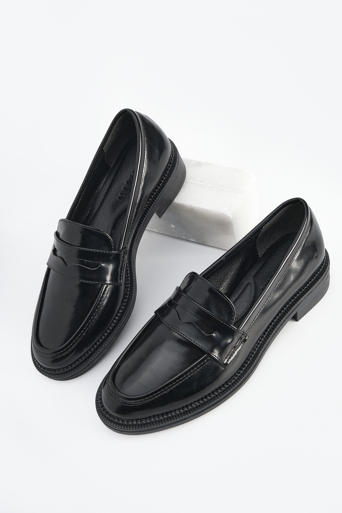 Levně Marjin Women's Loafers Casual Shoes Celas Black Spreading