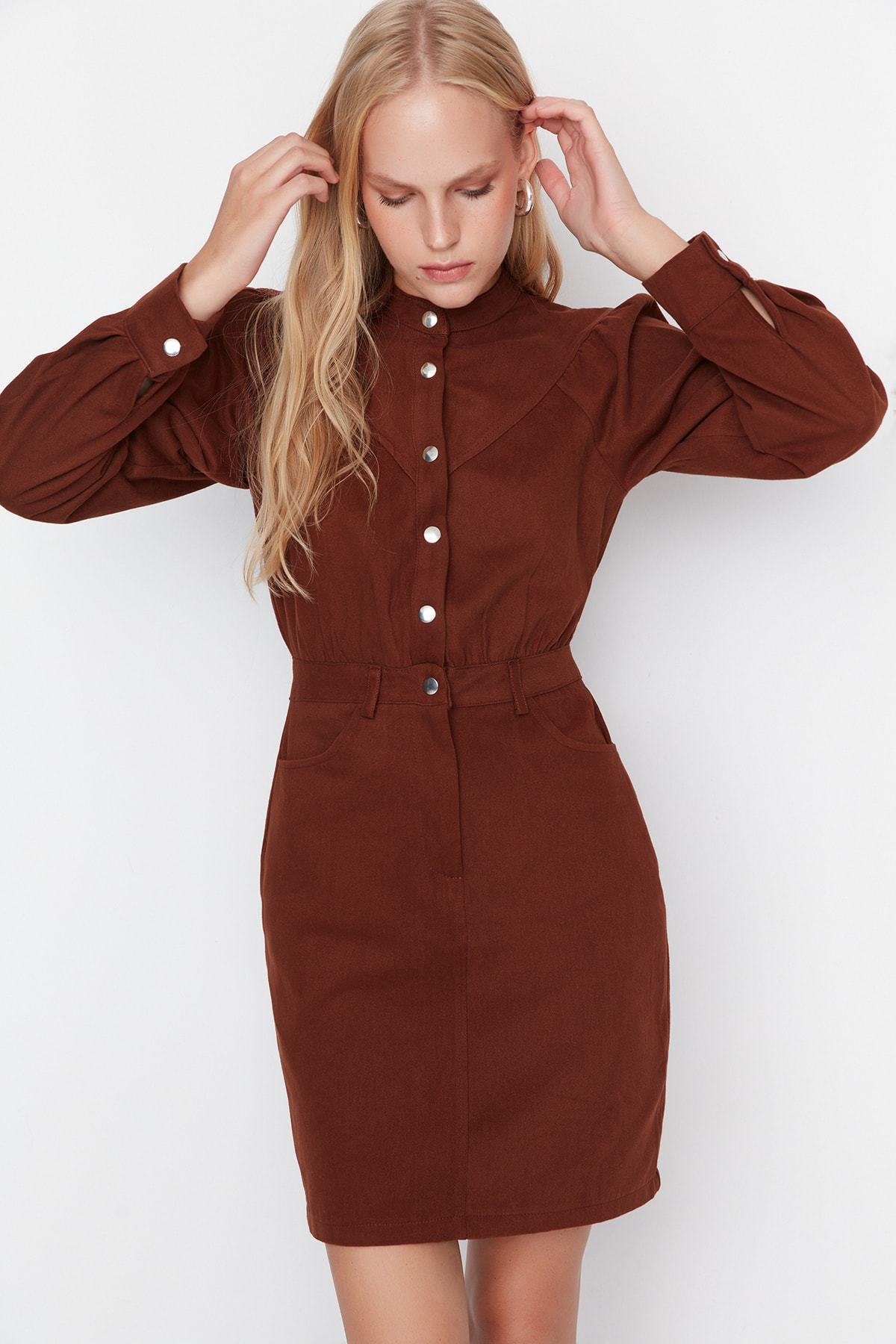 Rochie țesută mini țesută Trendyol Brown
