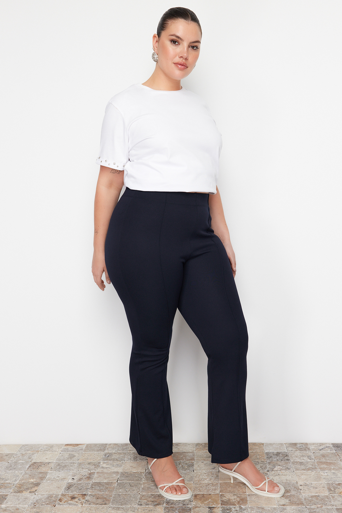 Trendyol Curve Navy Blue Španělská noha s vysokým pasem rozparkem Detailní pletené kalhoty