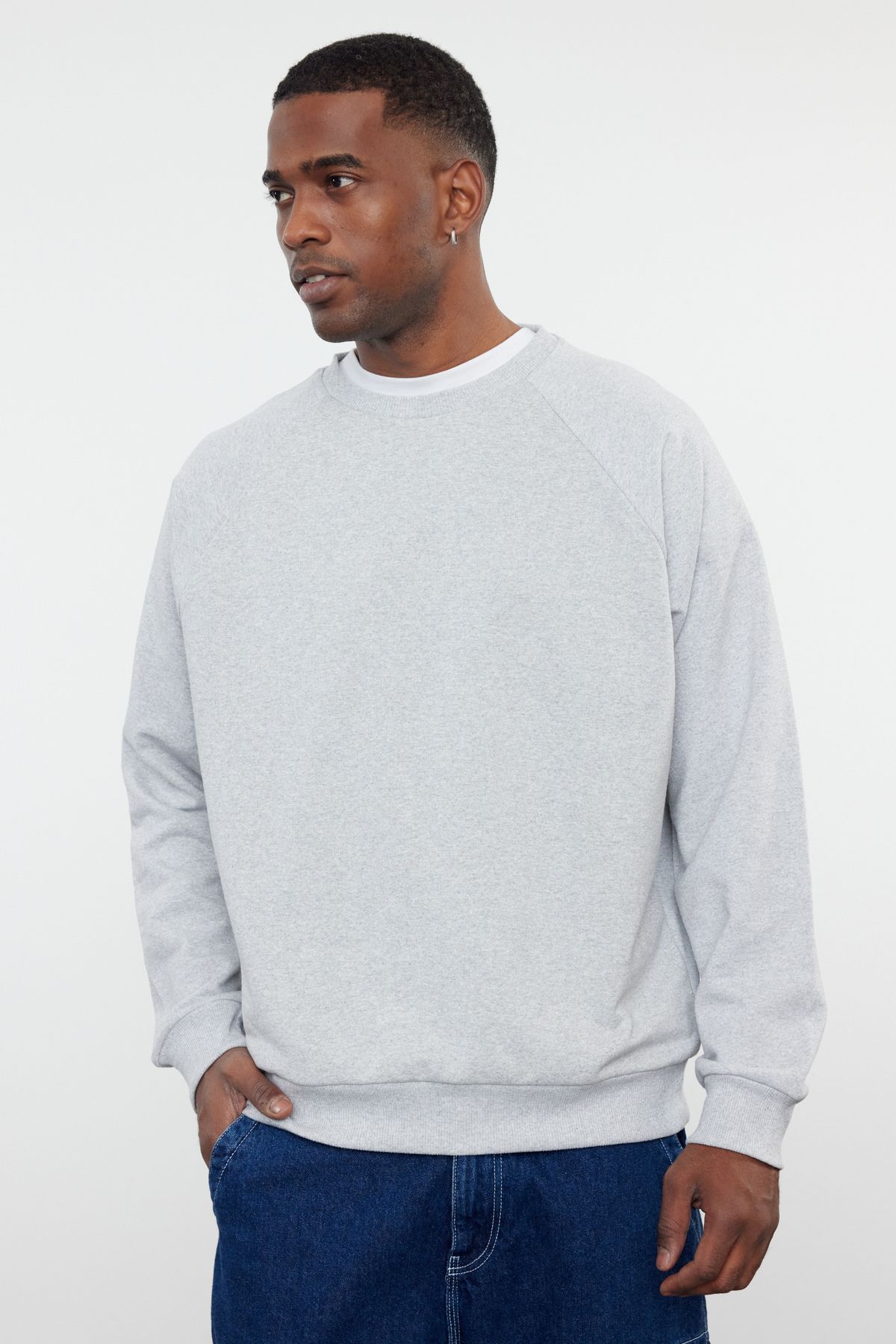 Trendyol Gray Melange Basic Oversize/Wide Cut Fit Crew Neck Raglan Sleeve Sweatshirt