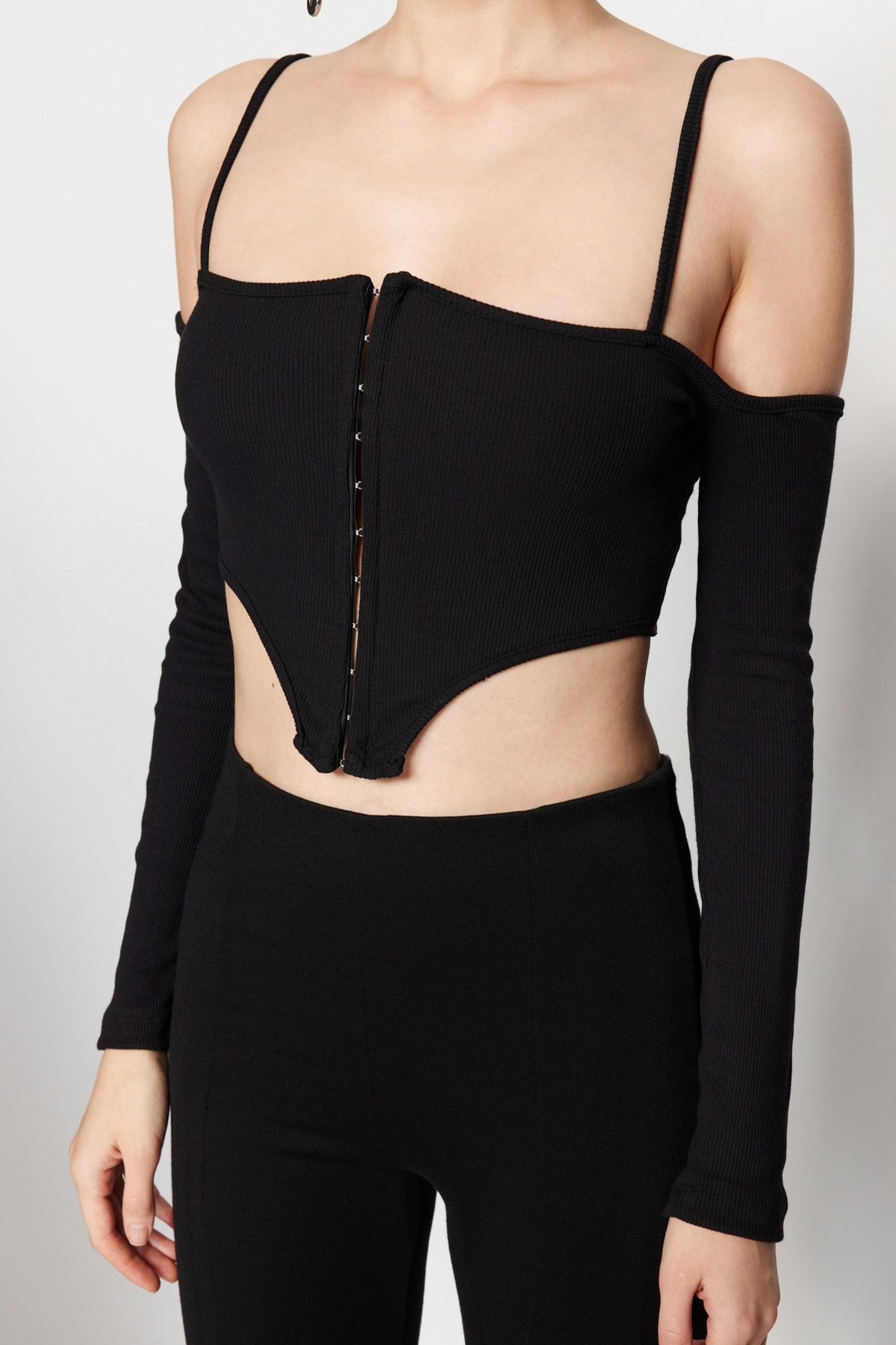Trendyol Black Crop Knitted Blouse