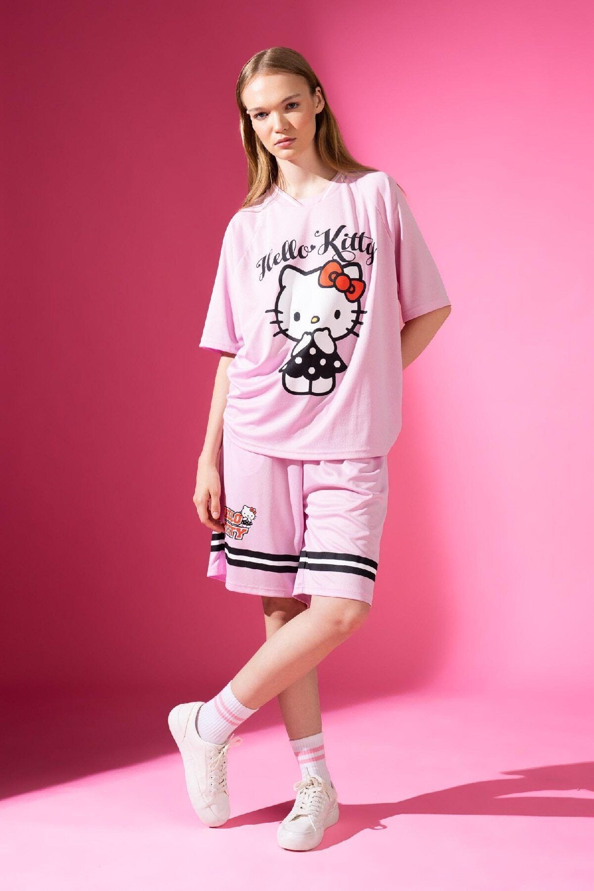 DEFACTO Cool Hello Kitty Loose Fit Shorts