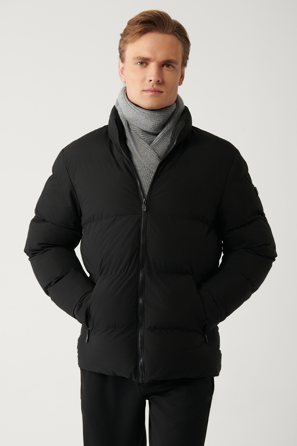 Levně Avva Men's Black Puffer Jacket Stand Collar Water Repellent Windproof Quilted Comfort Fit