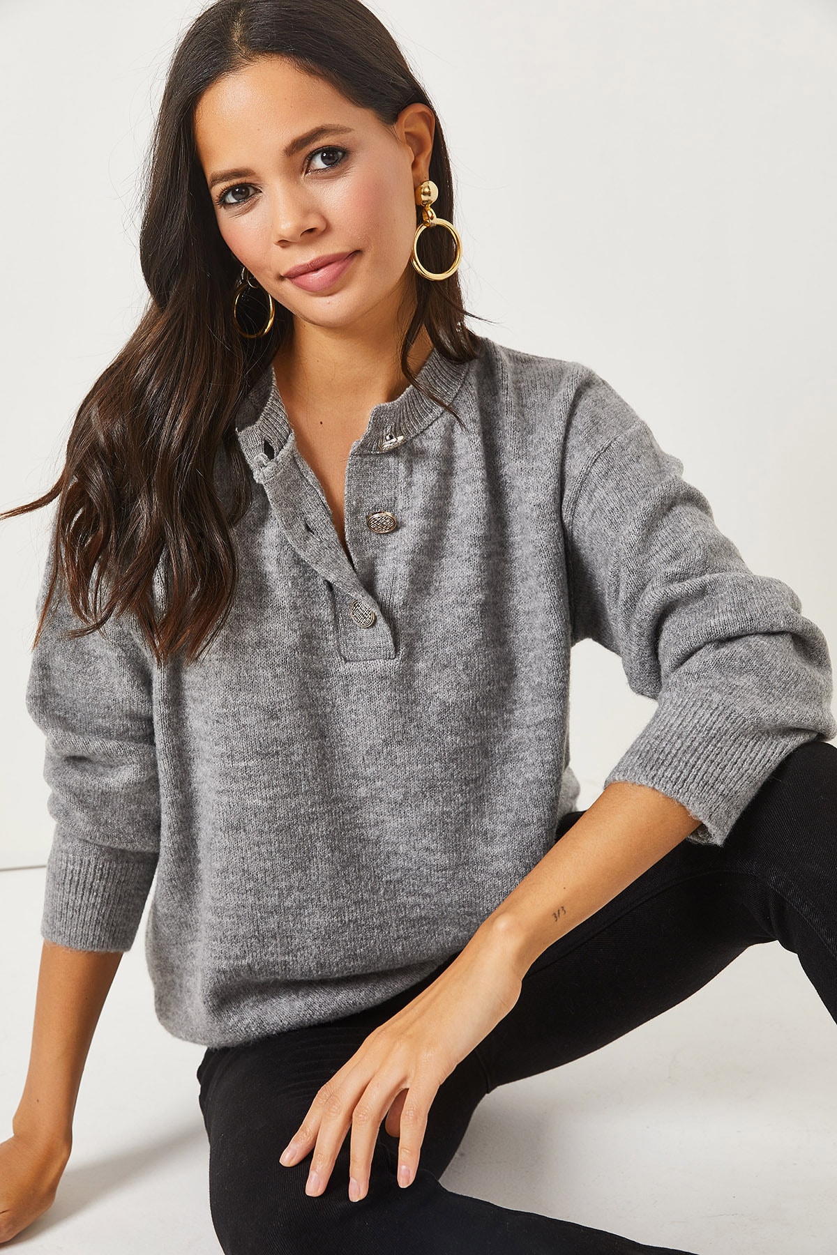 Levně Olalook Gray 3-Button Soft Textured Knitwear Sweater