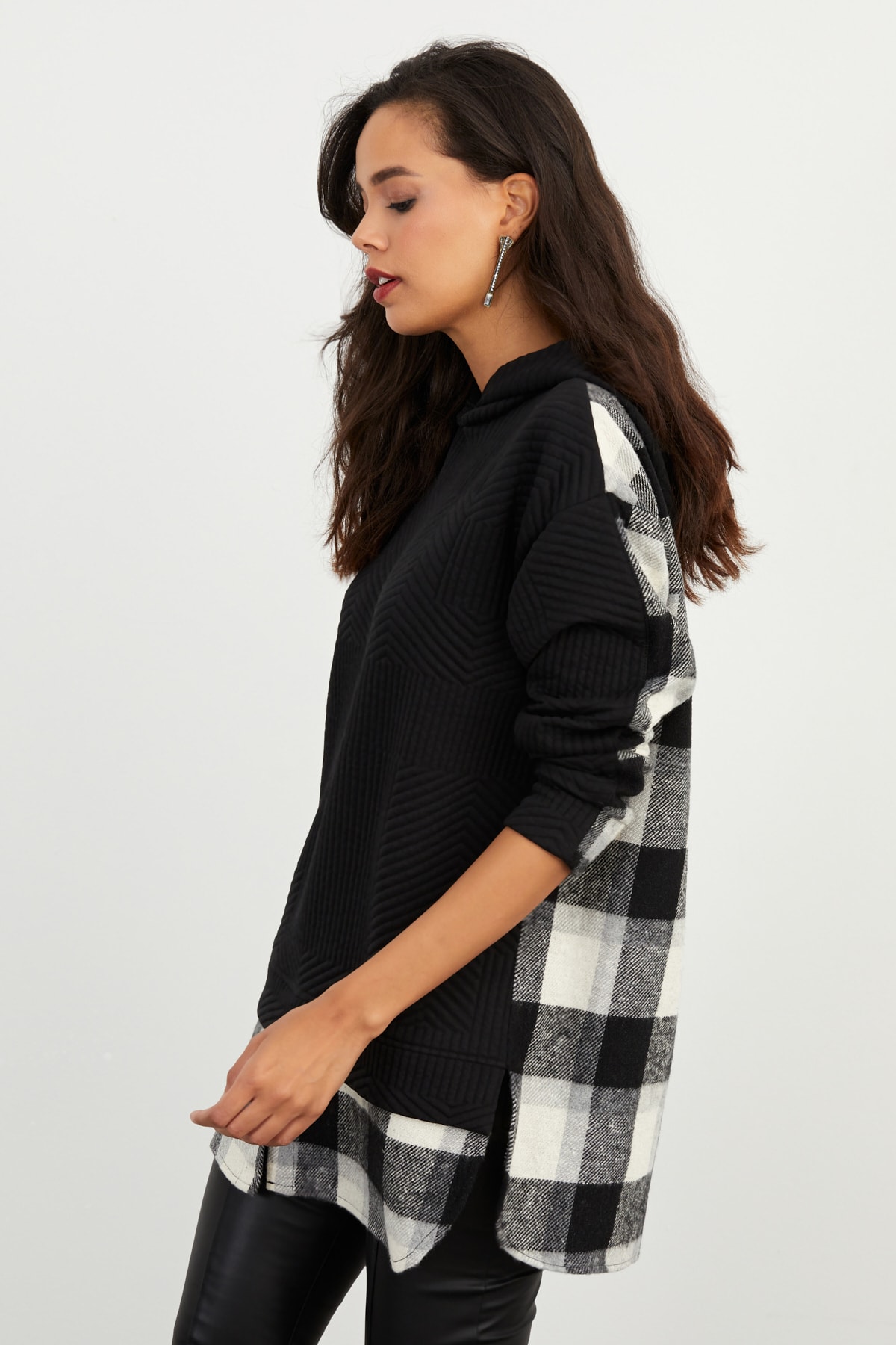 Cool & Sexy Women's Black Blocky Quilted Sweatshirt