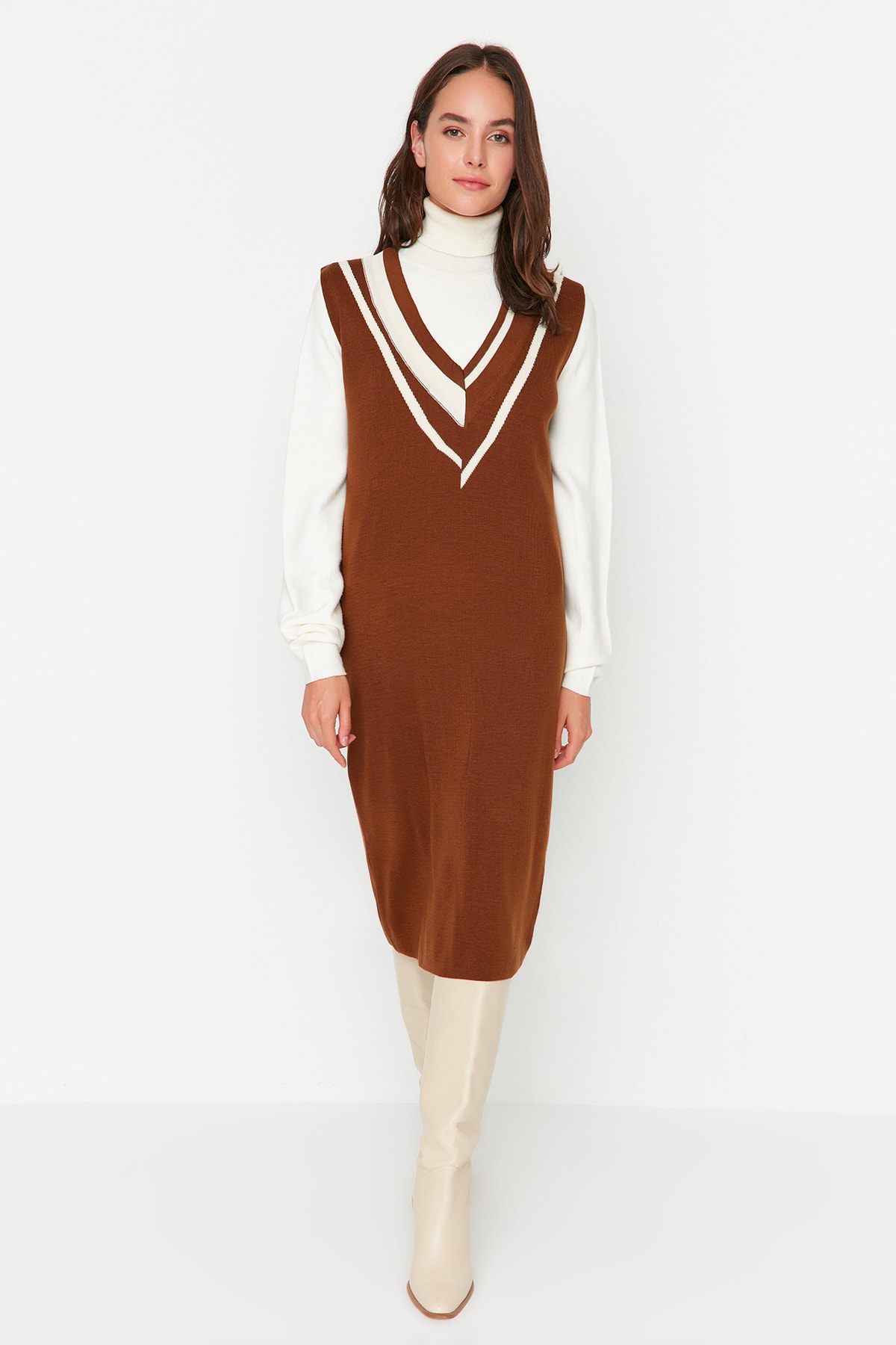Levně Trendyol Brown Brown Midi Knitwear Striped Dress