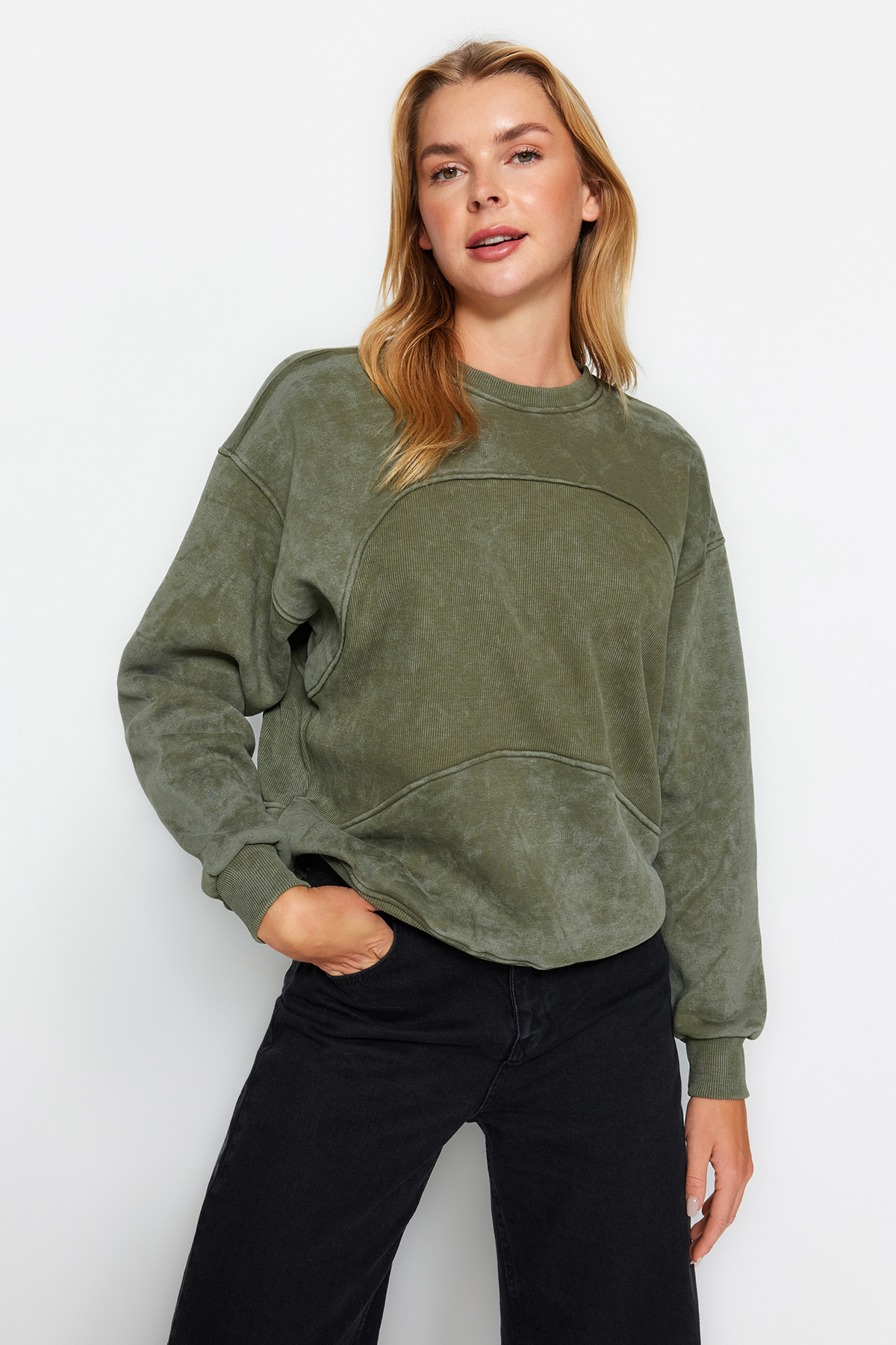 Trendyol Khaki Worn/Faded Effect Fleece Inside Oversize/Cross-Fit Knitted Sweatshirt