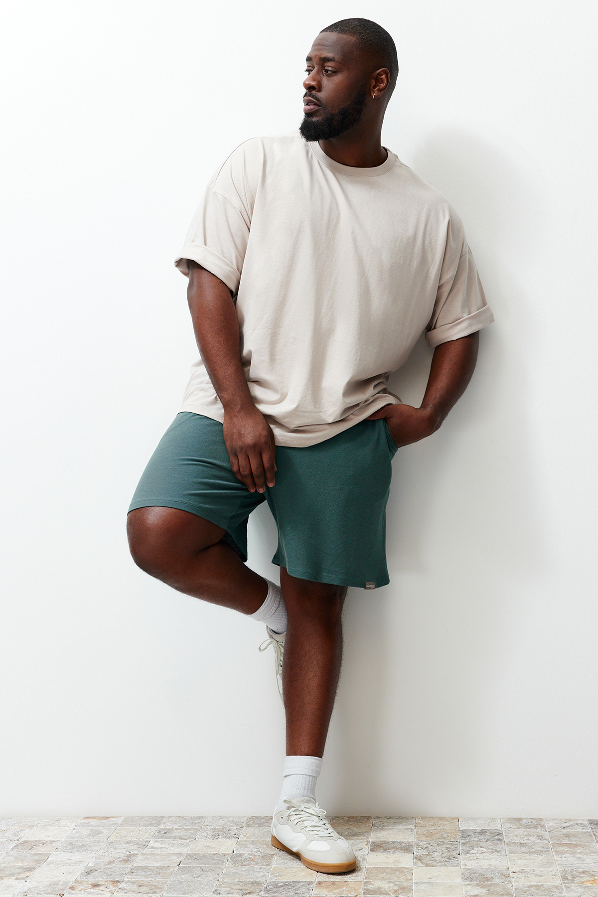 Levně Trendyol Plus Size Emerald Green Regular Cut Comfortable 100% Cotton Shorts