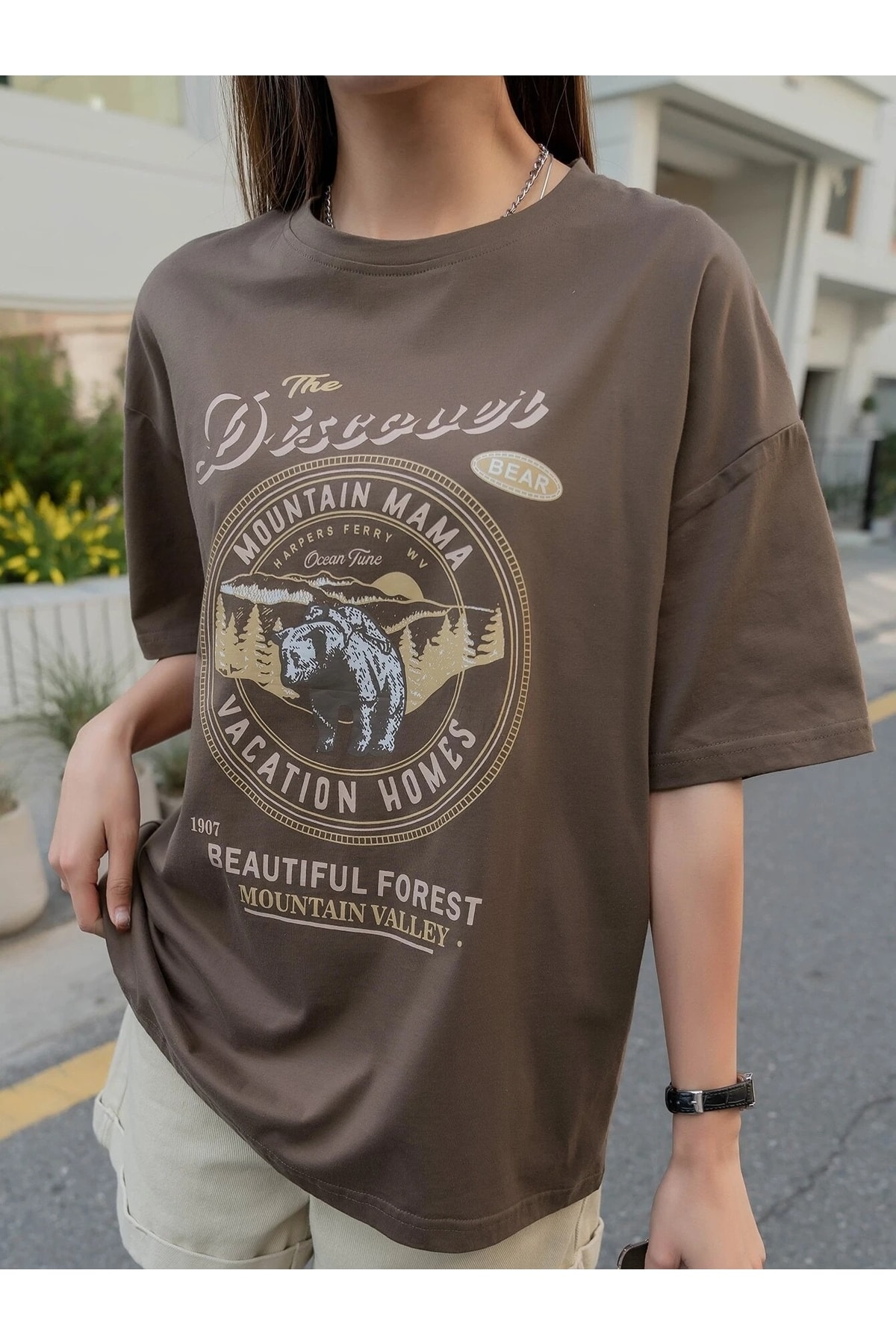 Know Women's Brown The Discover Oversized Printed T-Shirt.