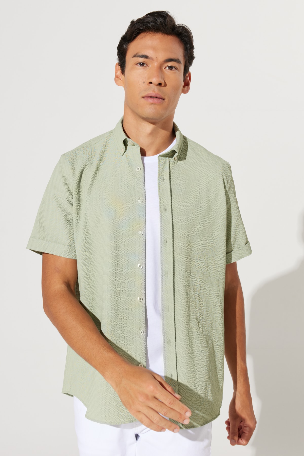 Levně AC&Co / Altınyıldız Classics Men's Khaki Slim Fit Slim Fit Buttoned Collar See-through Patterned Short-Sleeved Shirt.