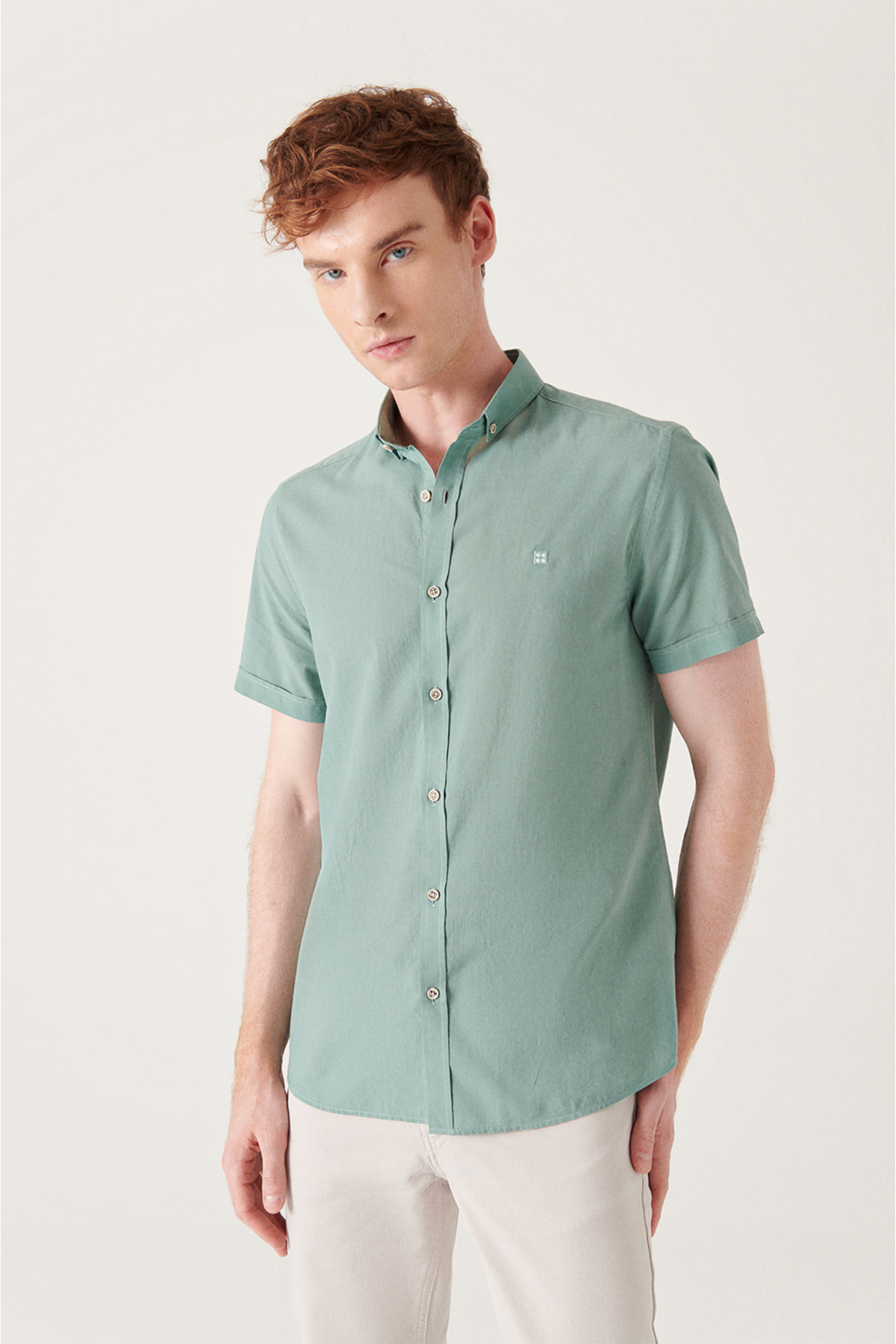 Levně Avva Men's Green Buttoned Collar 100% Cotton Thin Short Sleeve Regular Fit Shirt