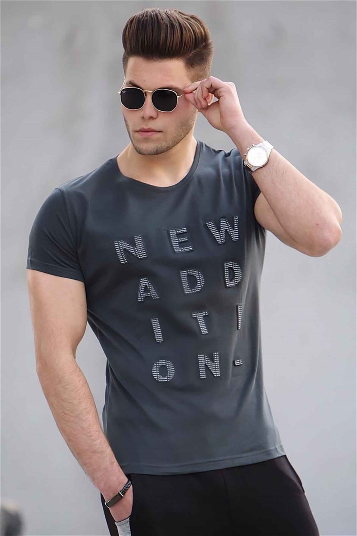 Levně Madmext Men's Anthracite Embroidery Detailed T-Shirt 2895