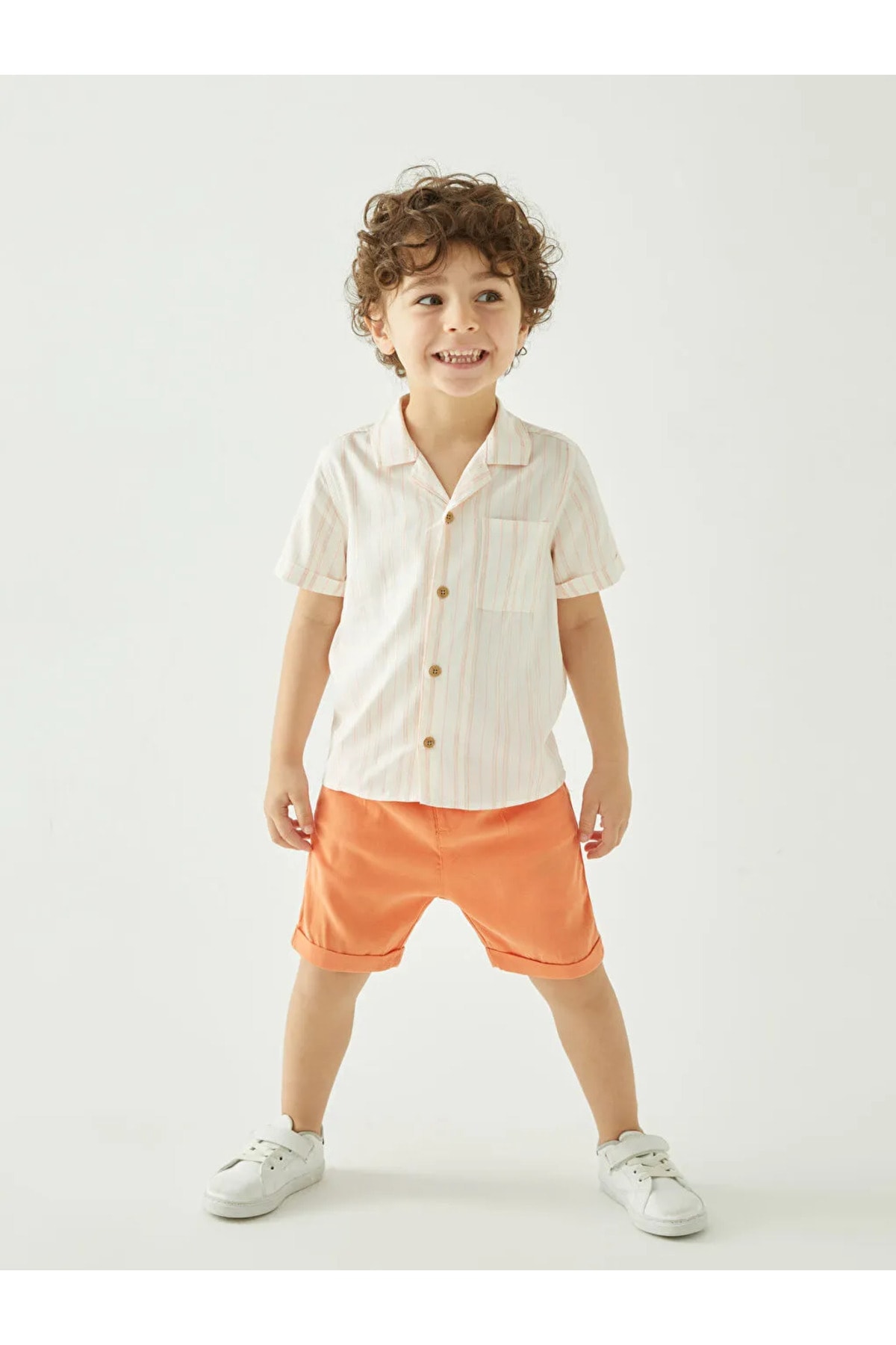 Levně LC Waikiki LCW Baby Short Sleeve Striped Baby Boy Shirt and Shorts 2-Set