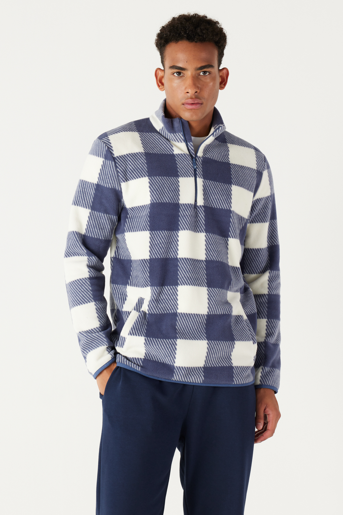 Levně AC&Co / Altınyıldız Classics Men's Ecru Indigo Standard Fit Normal Cut Stand-Up Bato Collar Fleece Sweatshirt