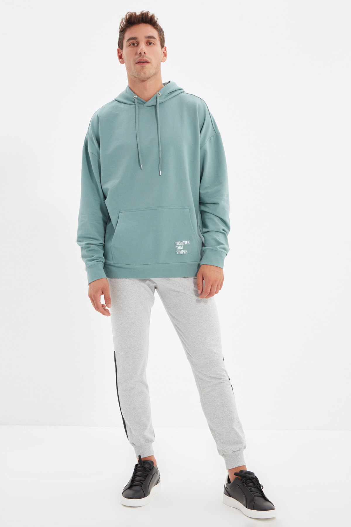 TRENDYOL Herren Graue Männliche Regelmäßige